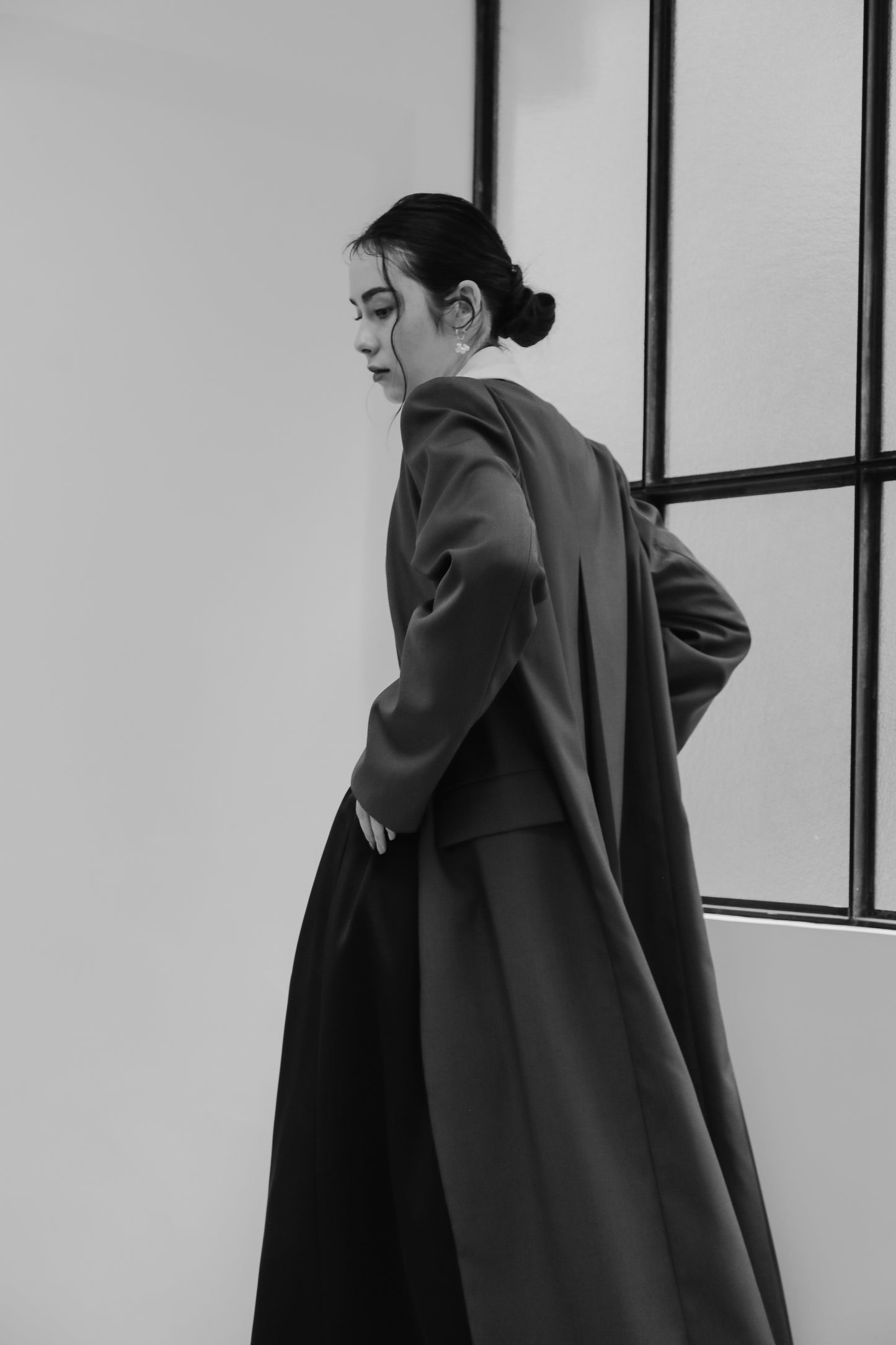 Serge collarless coat
