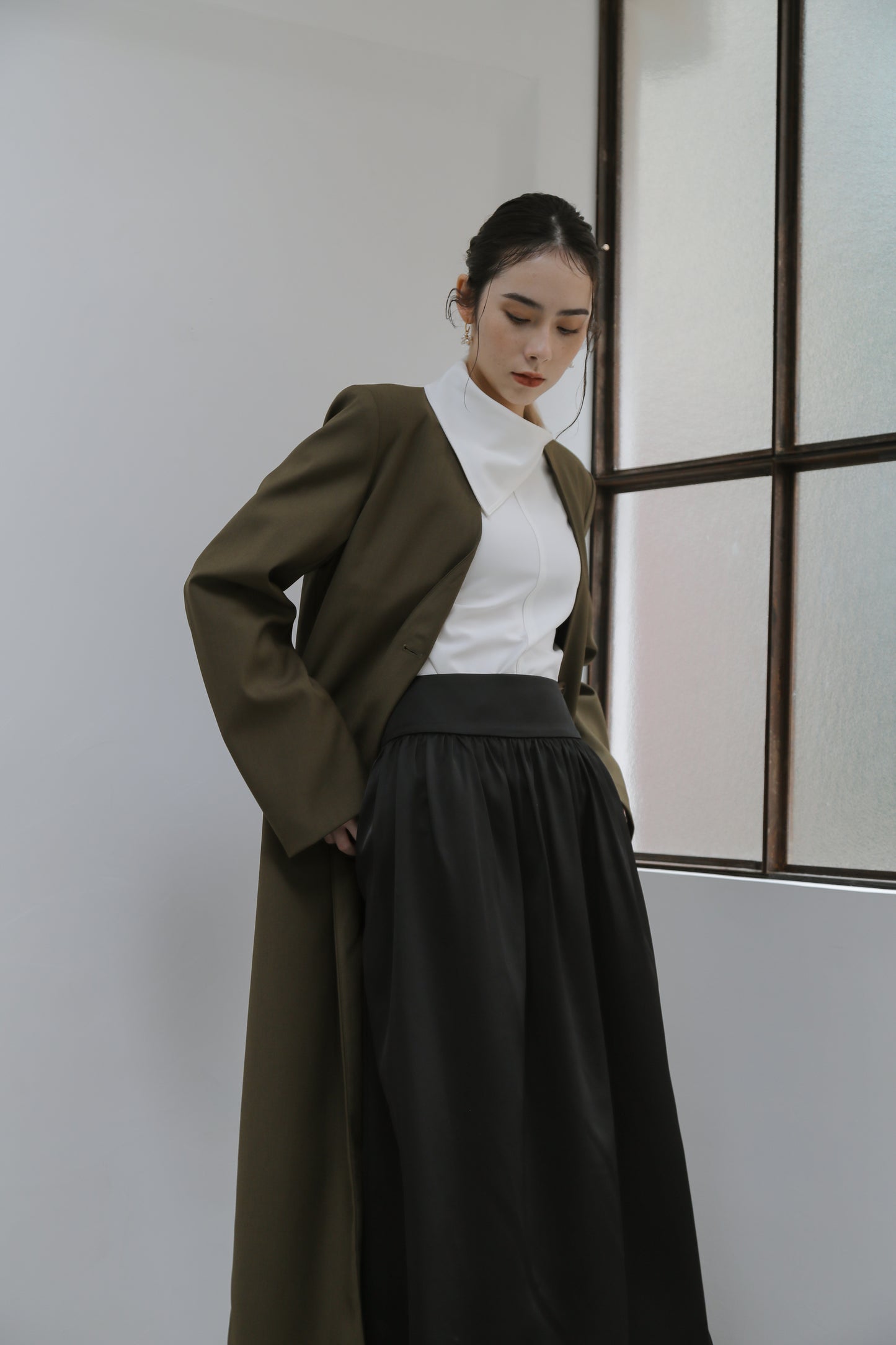 Serge collarless coat
