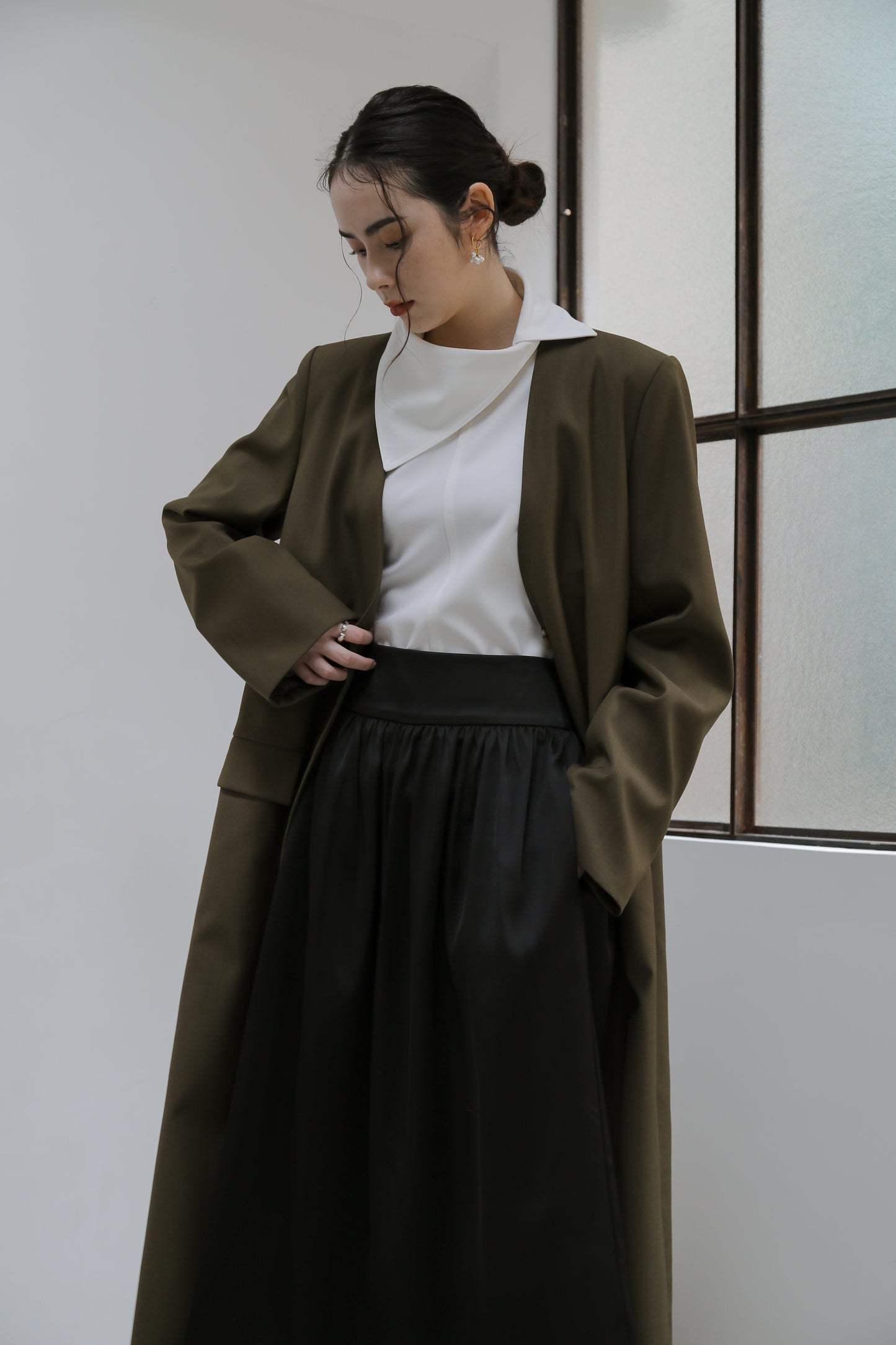 Serge collarless coat