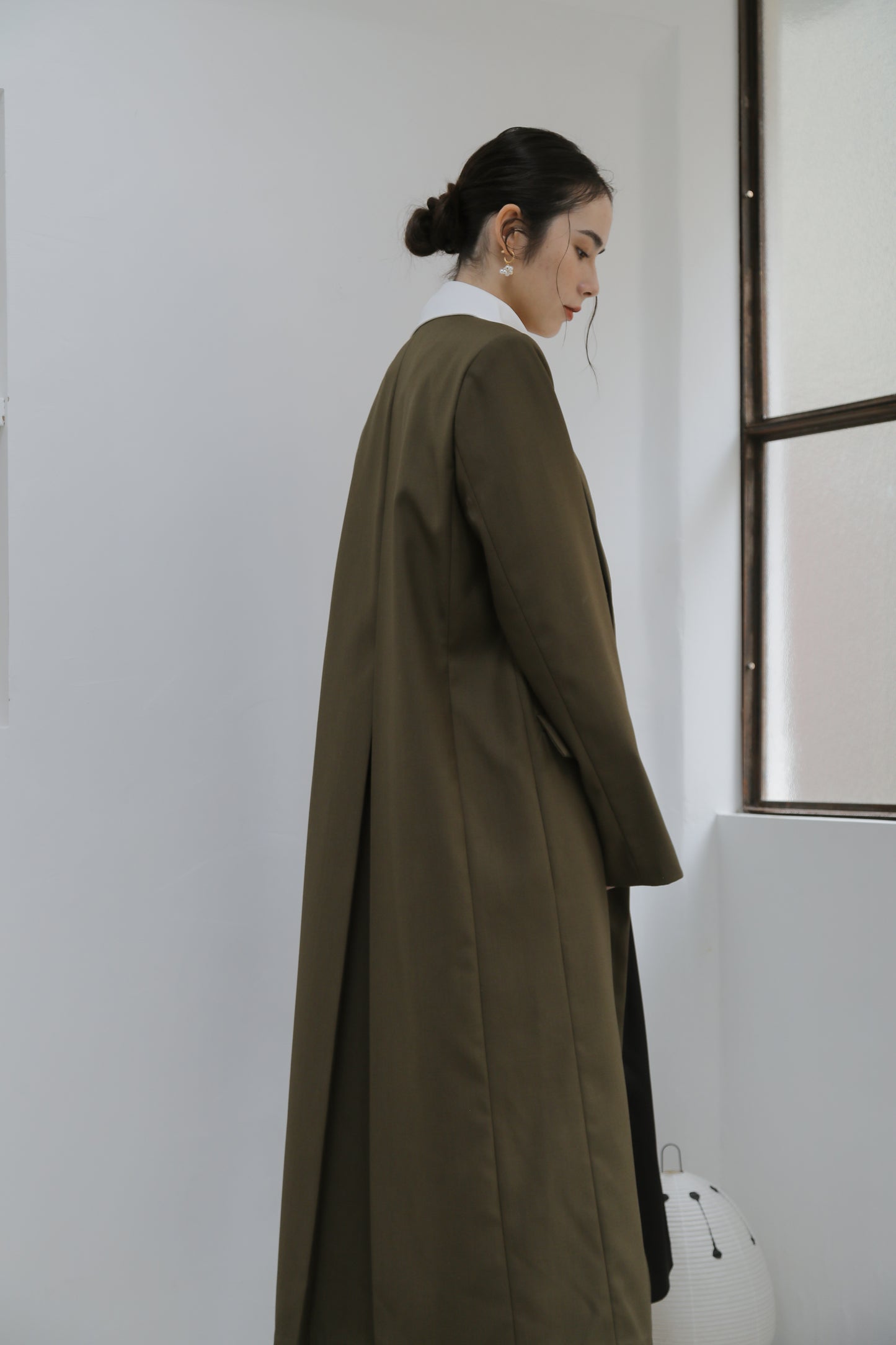 Serge collarless coat