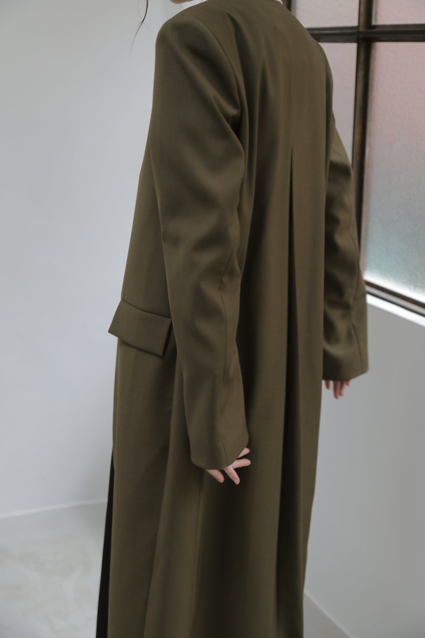 Serge collarless coat