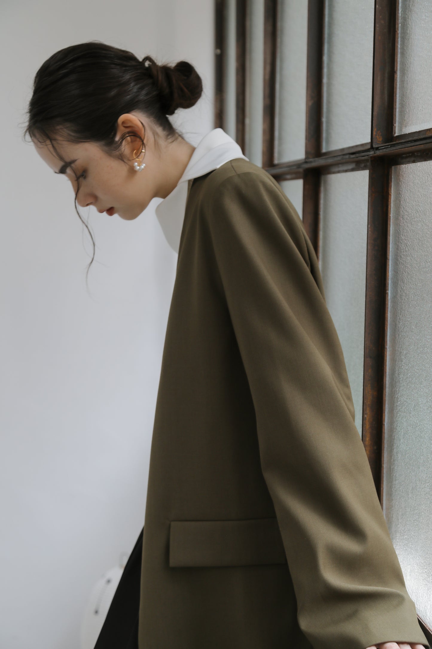 Serge collarless coat