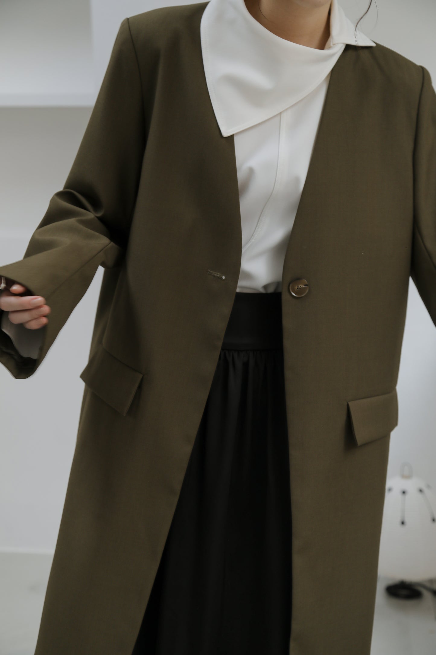 Serge collarless coat