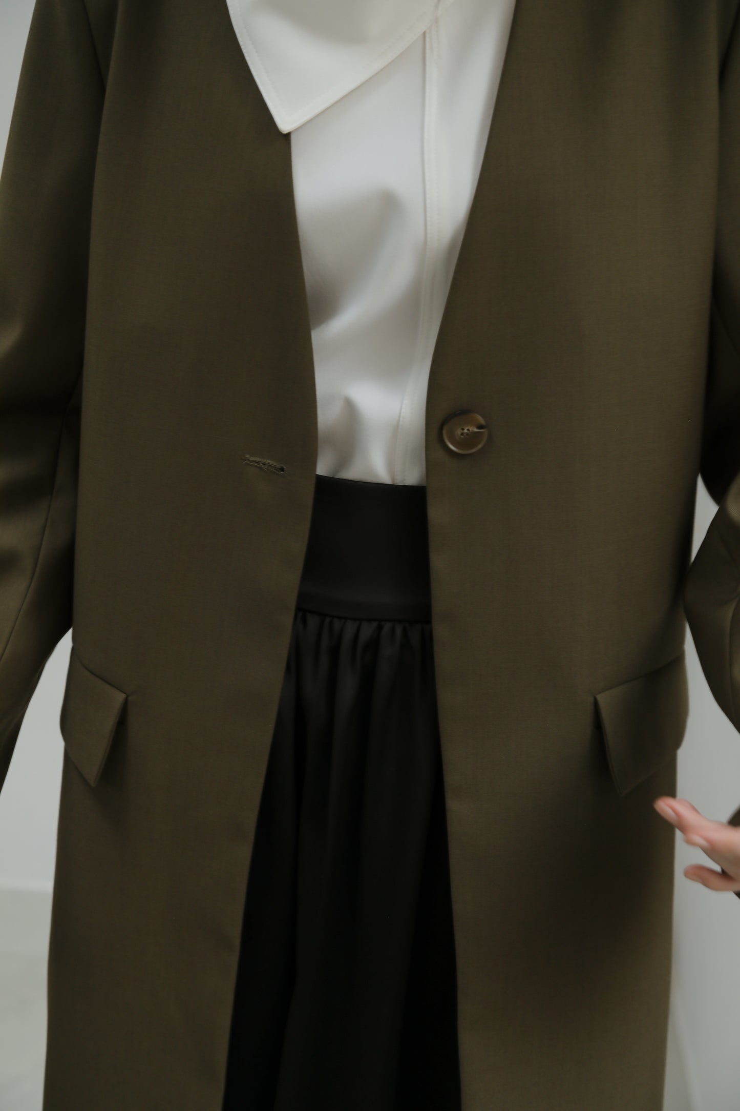 Serge collarless coat