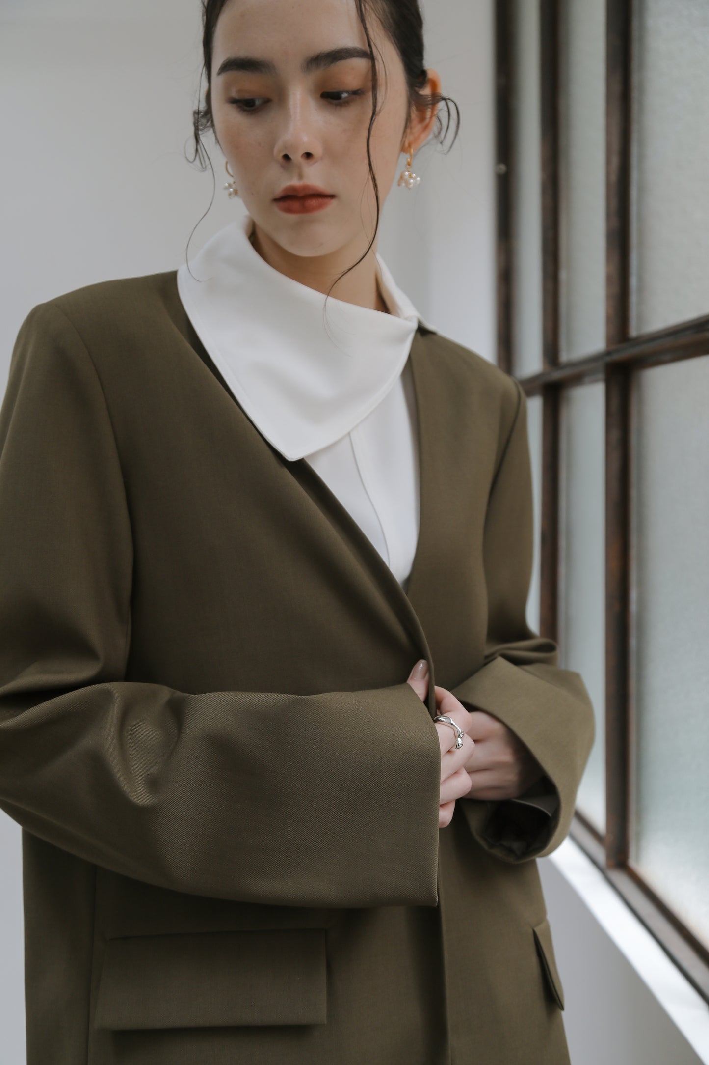 Serge collarless coat
