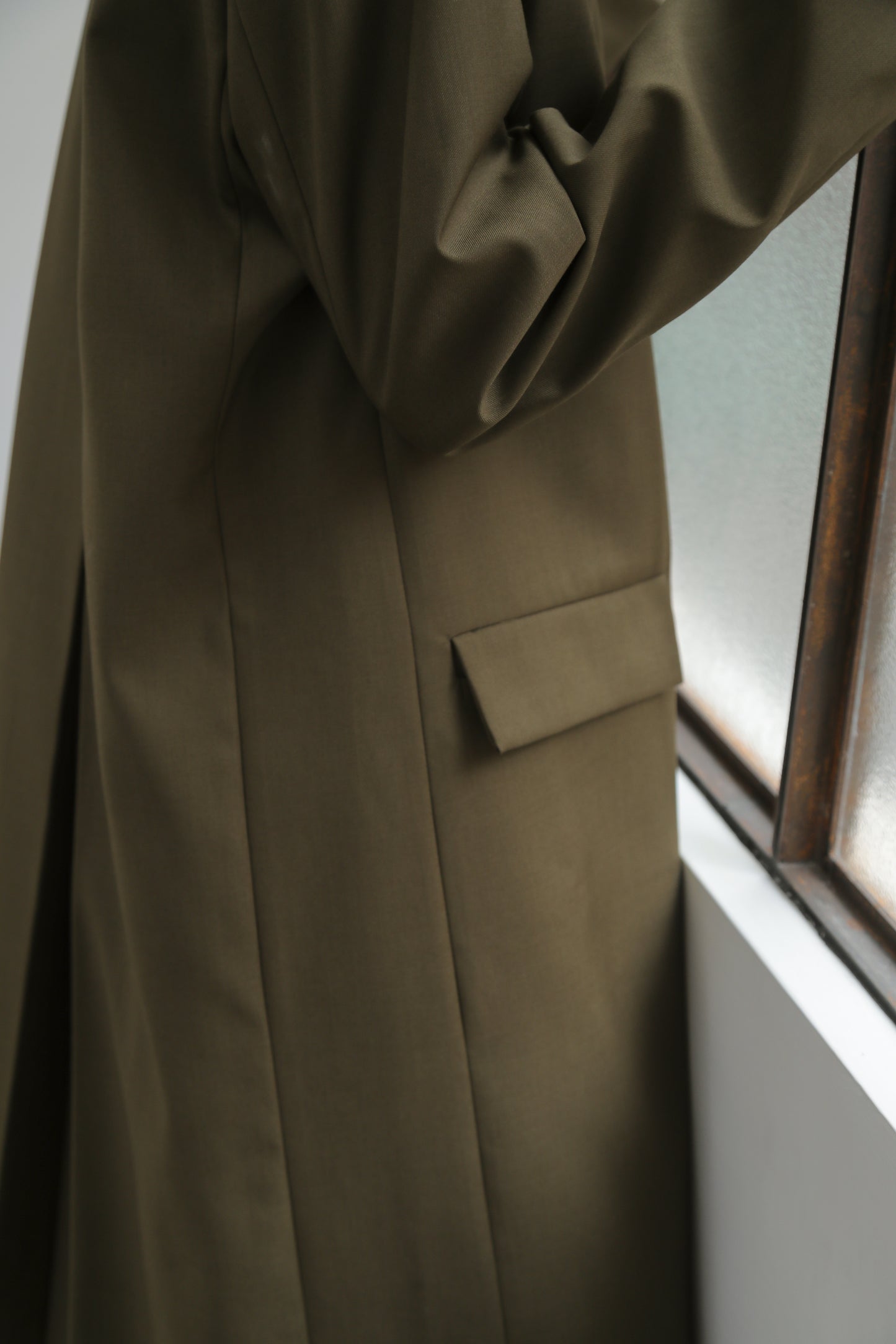 Serge collarless coat