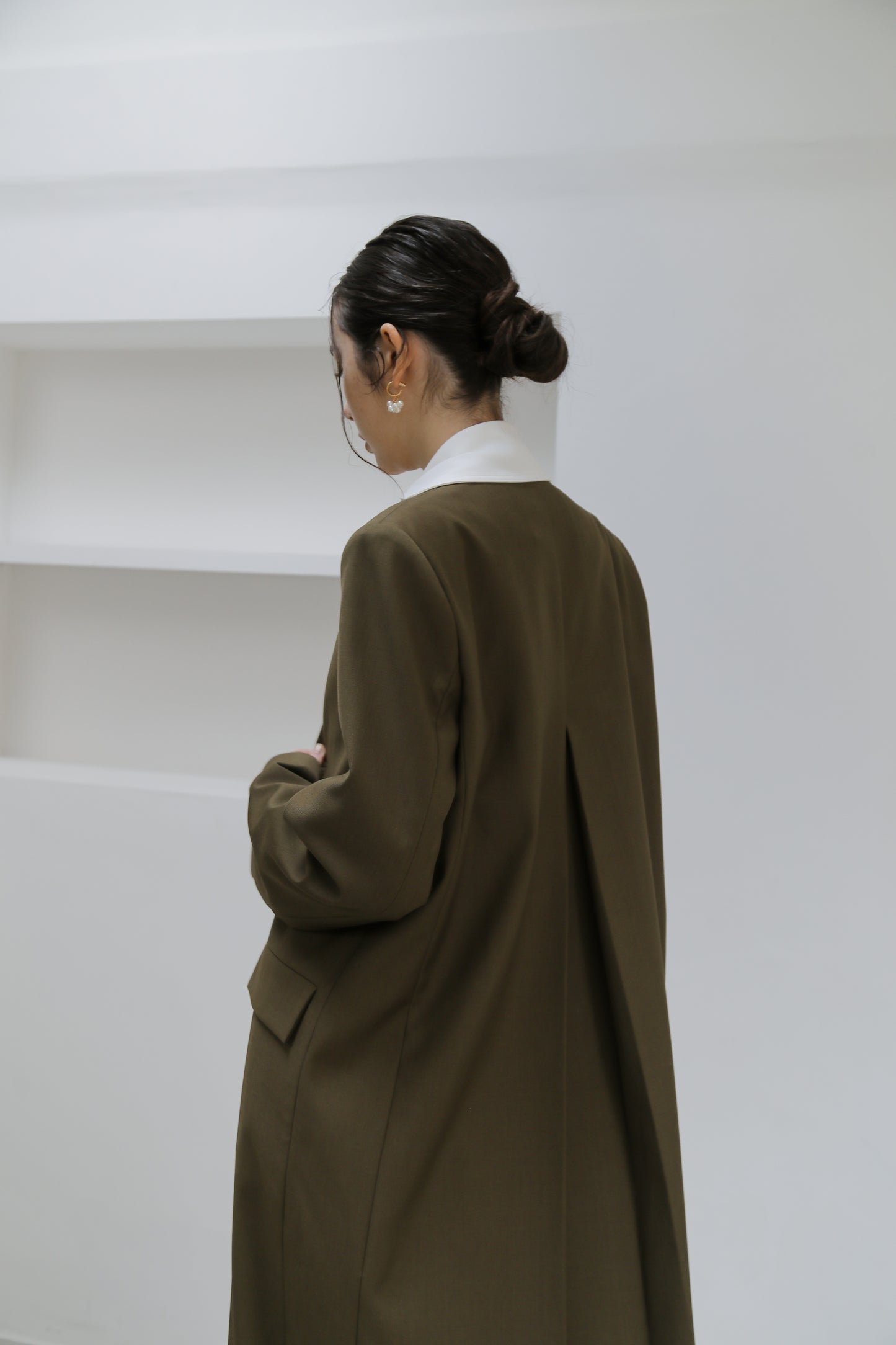 Serge collarless coat