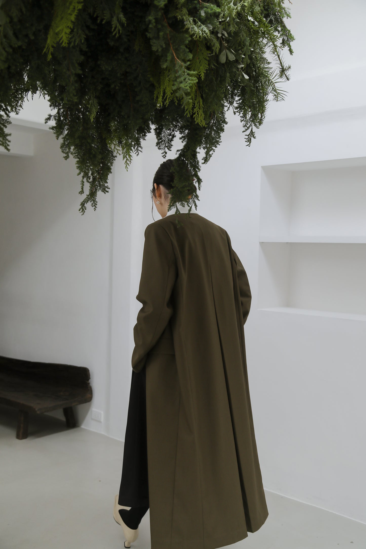 Serge collarless coat
