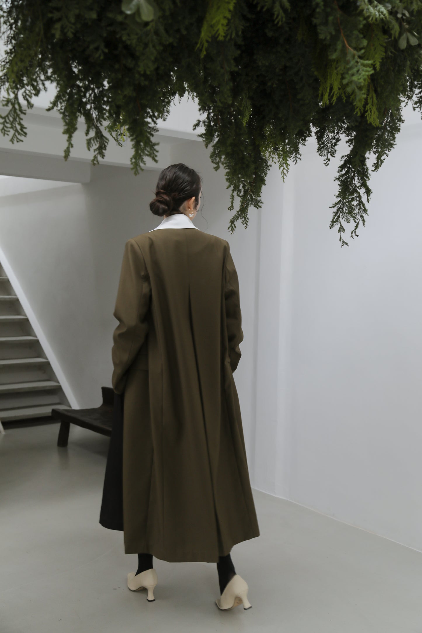 Serge collarless coat
