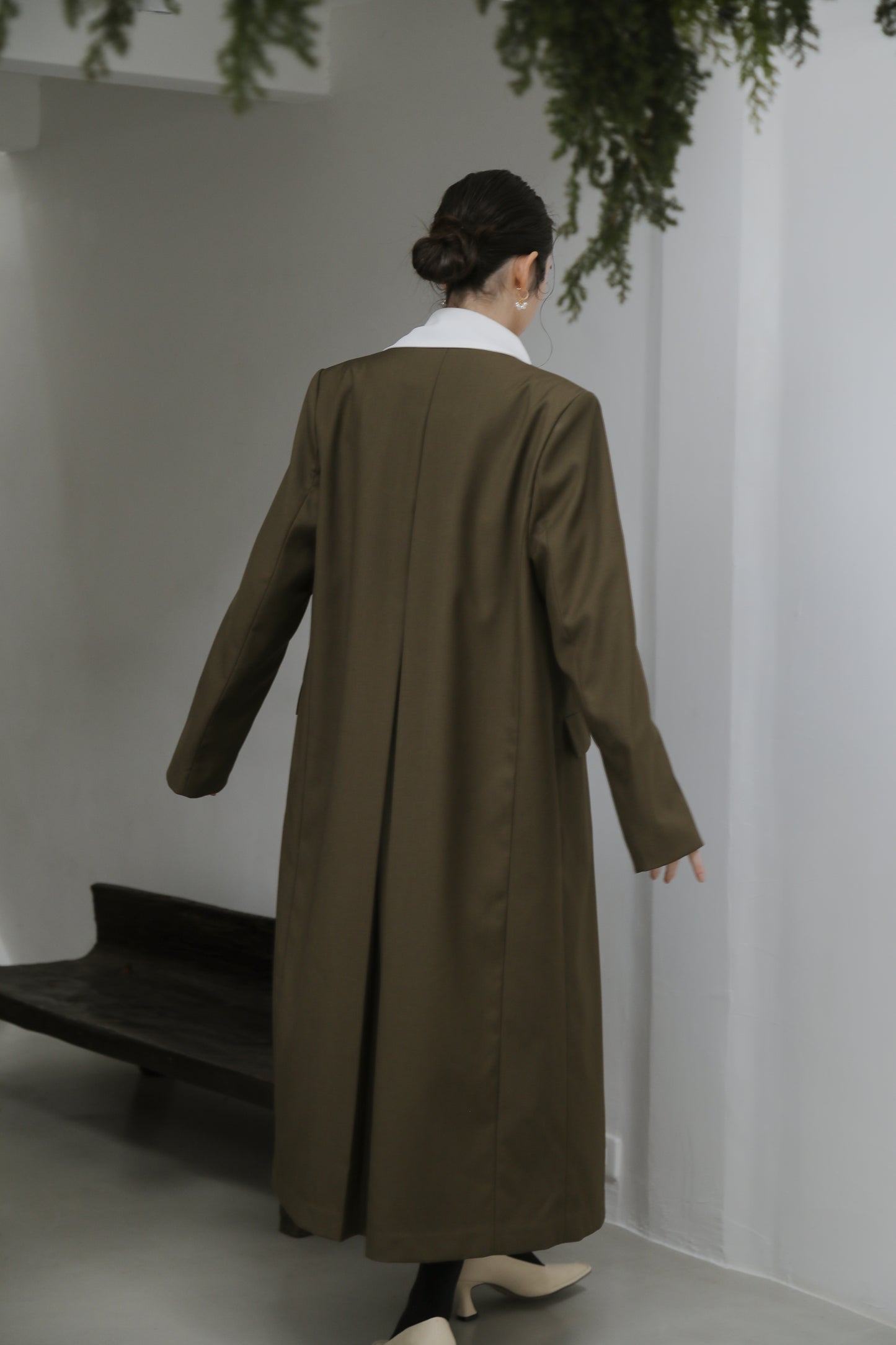 Serge collarless coat