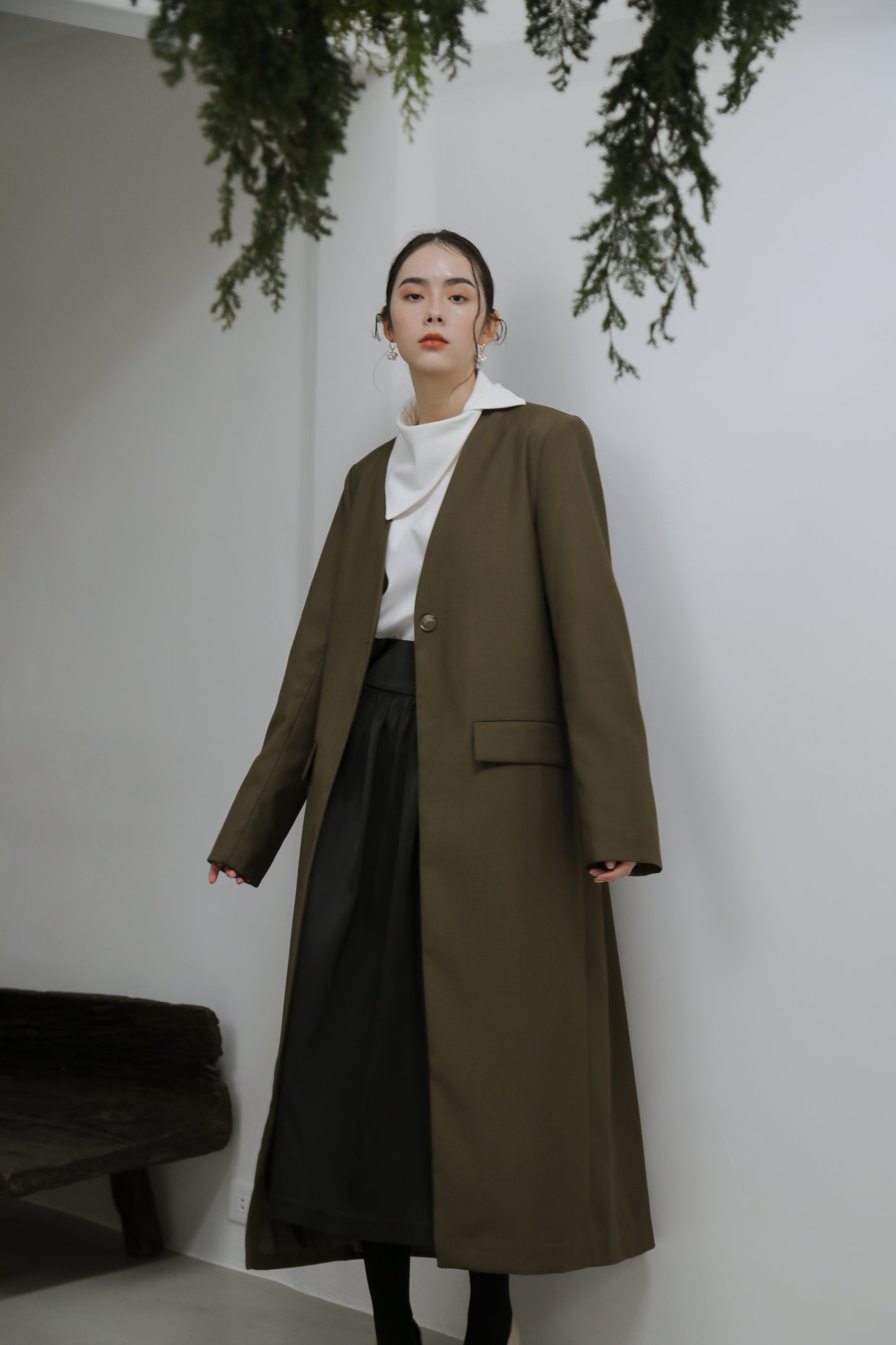 Serge collarless coat