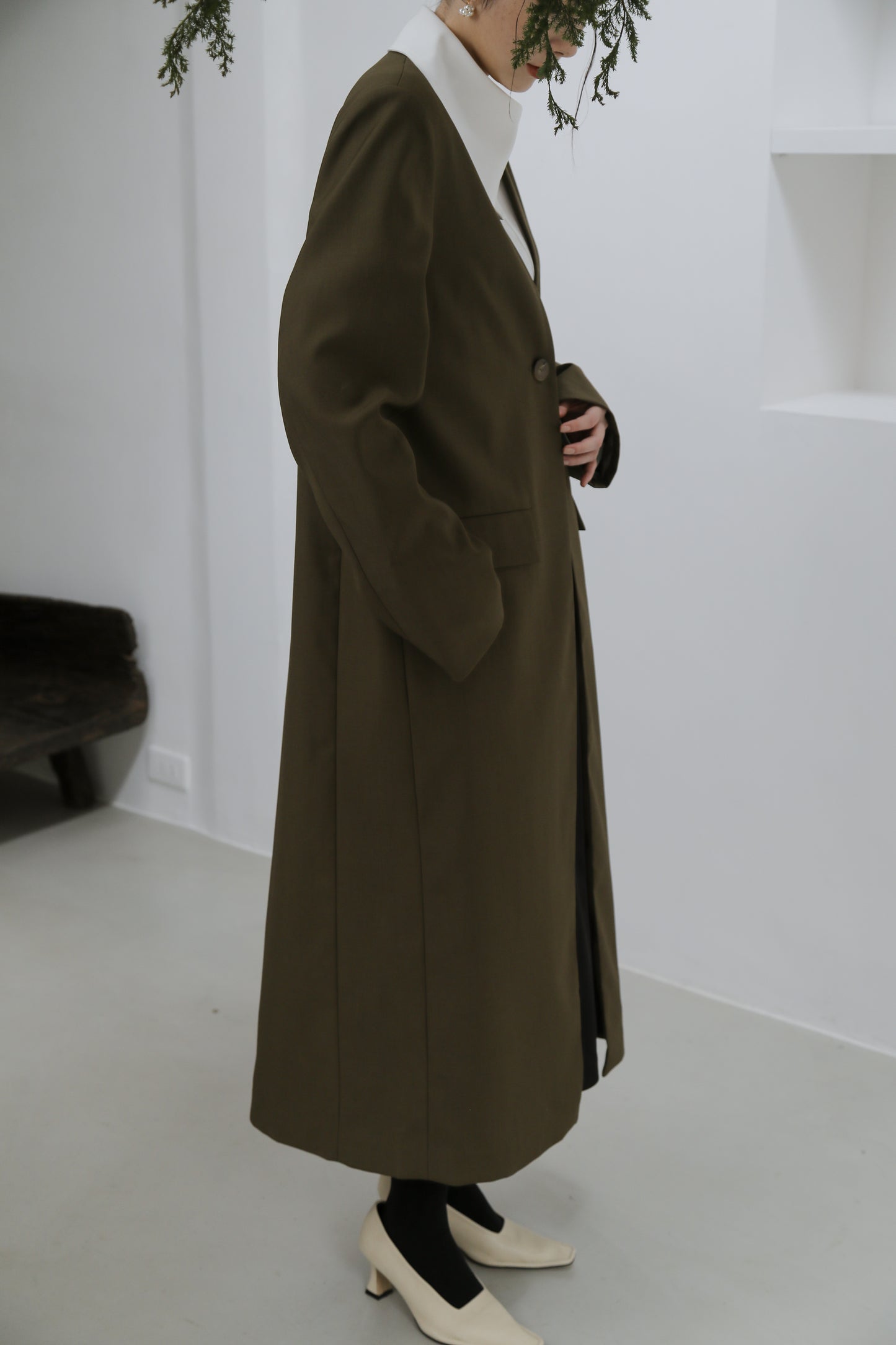 Serge collarless coat