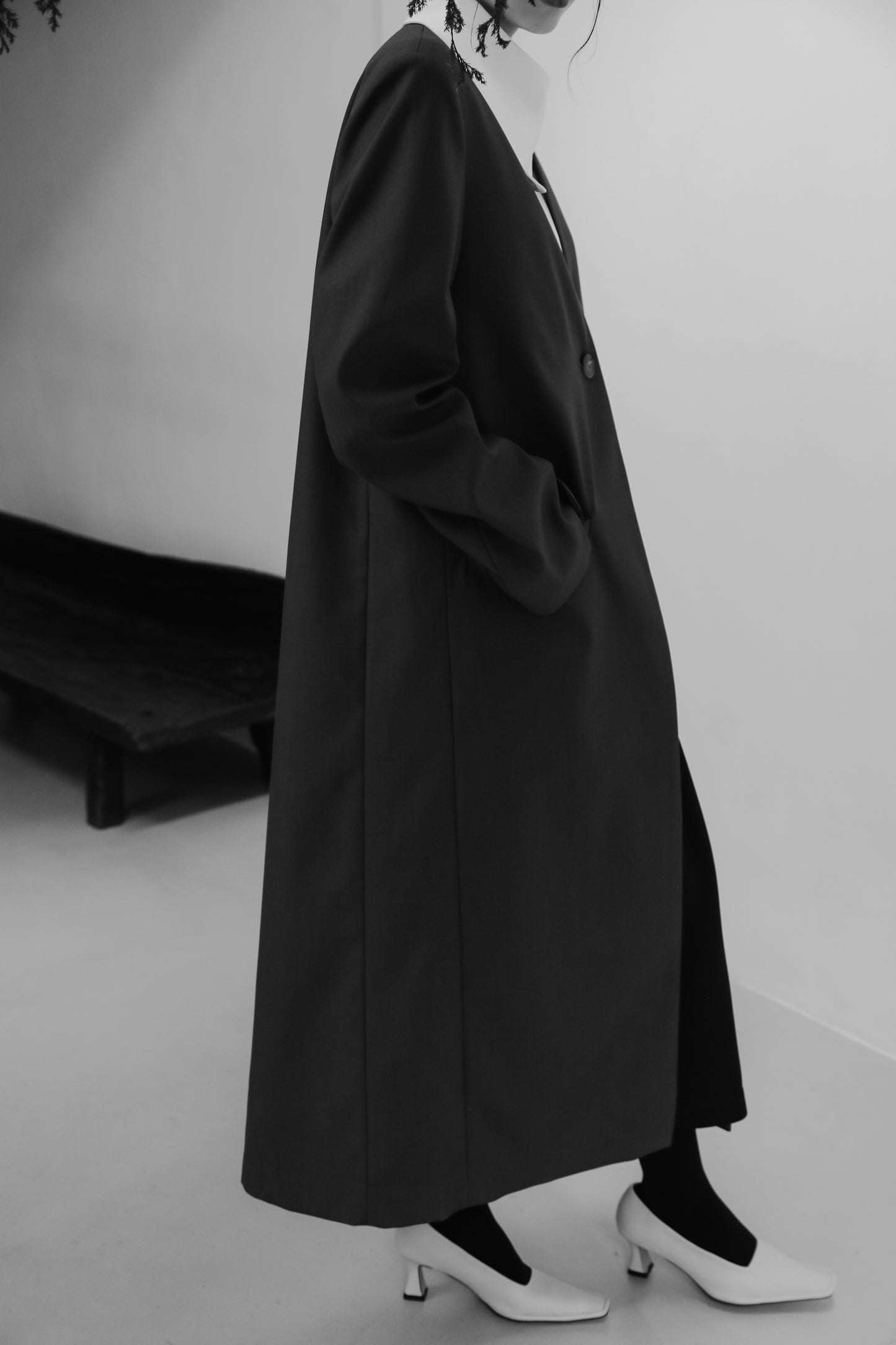Serge collarless coat