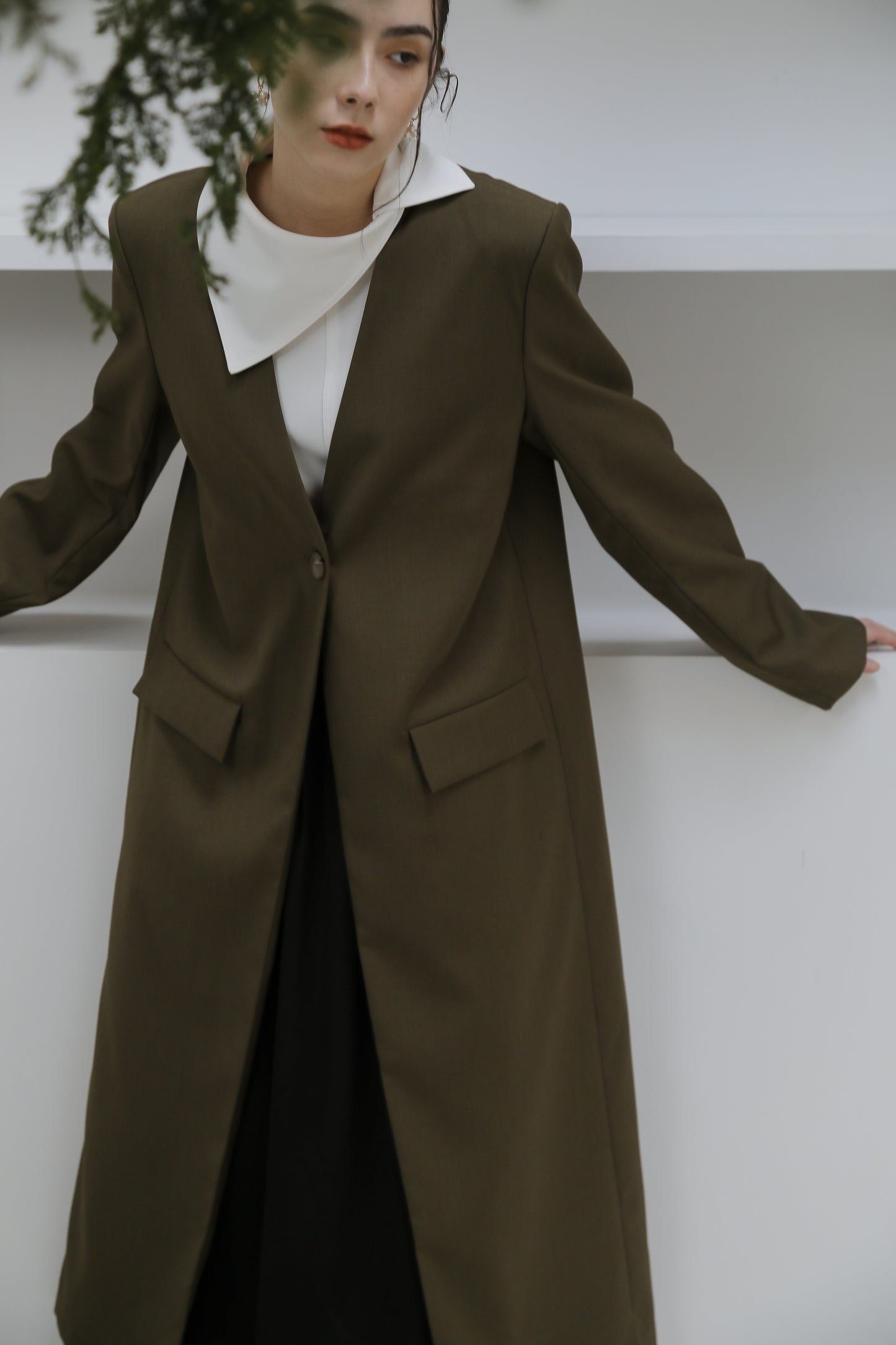 Serge collarless coat