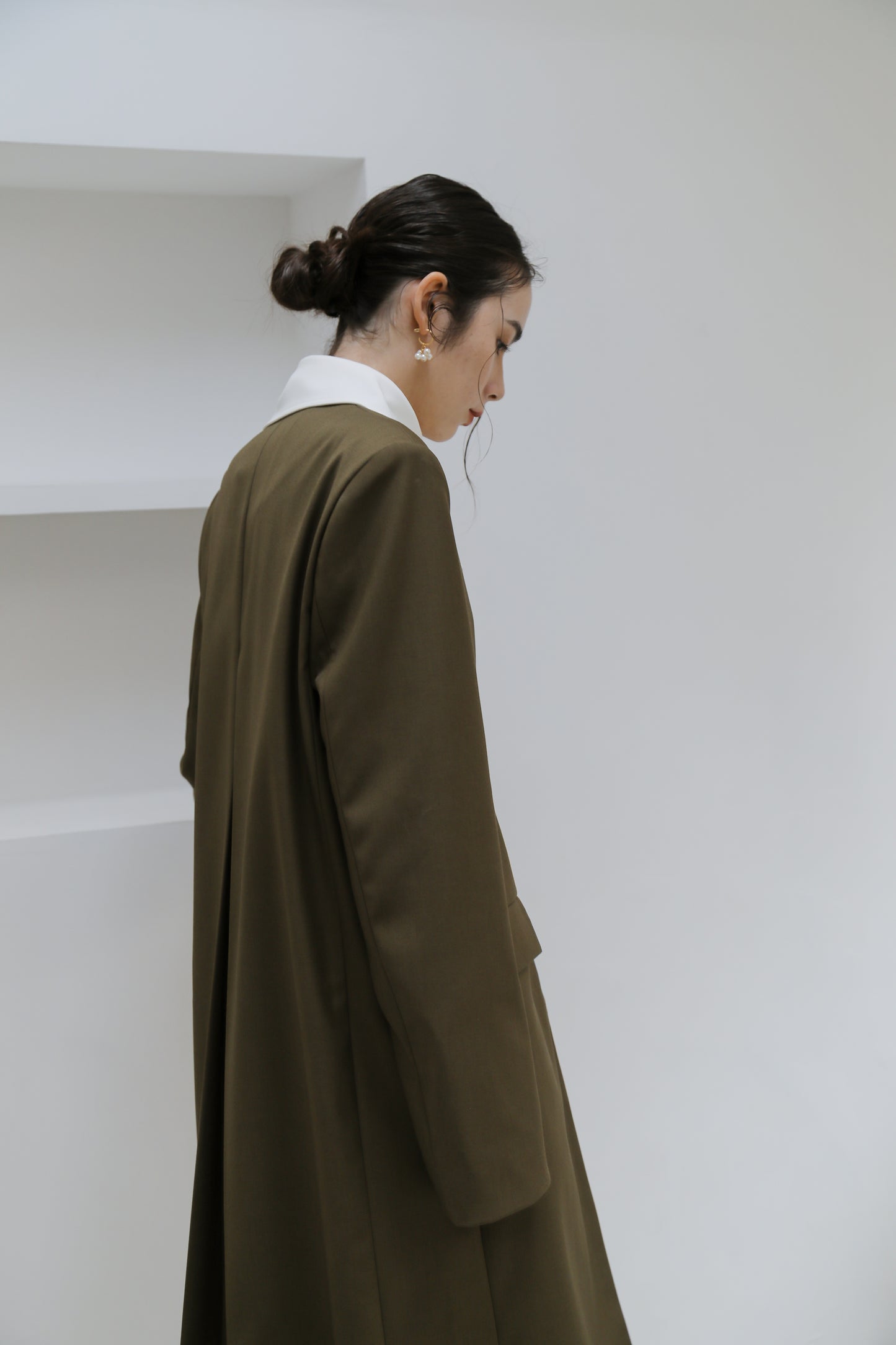 Serge collarless coat