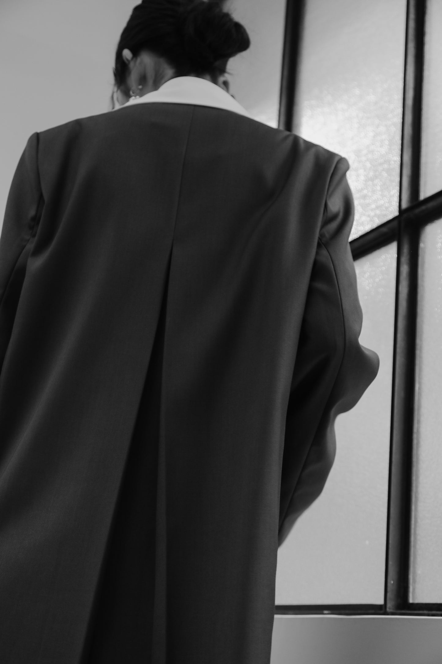 Serge collarless coat