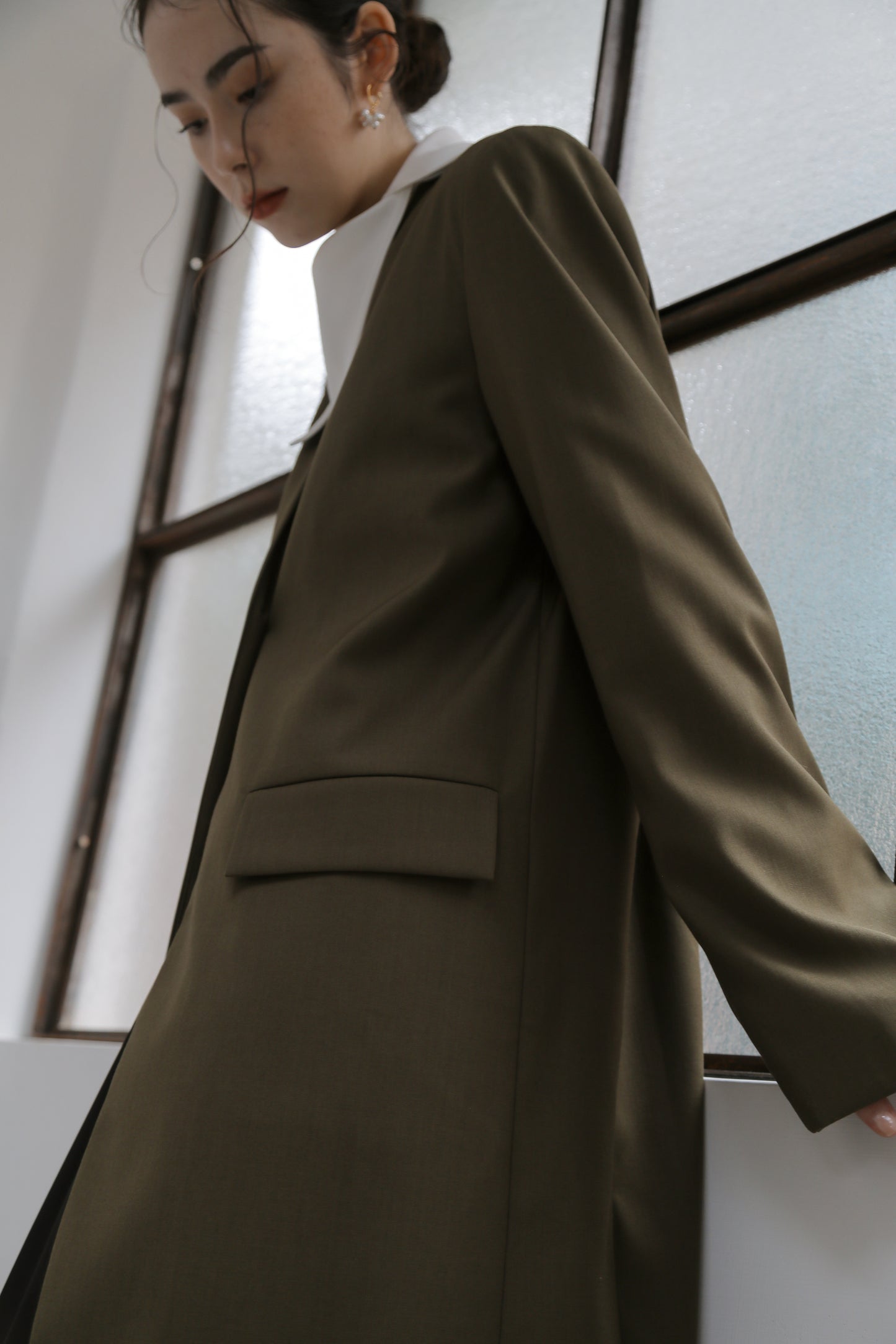 Serge collarless coat