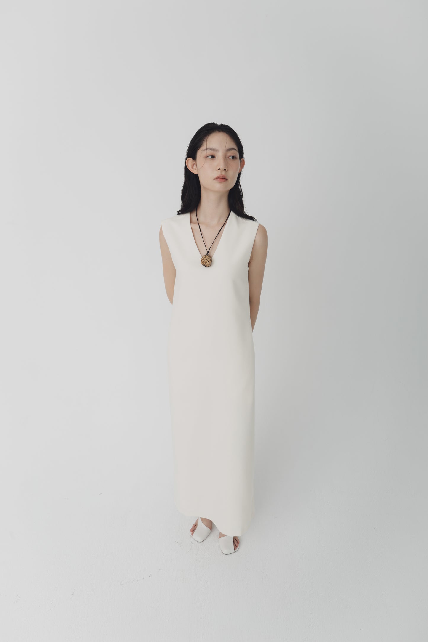 Refy v neck dress