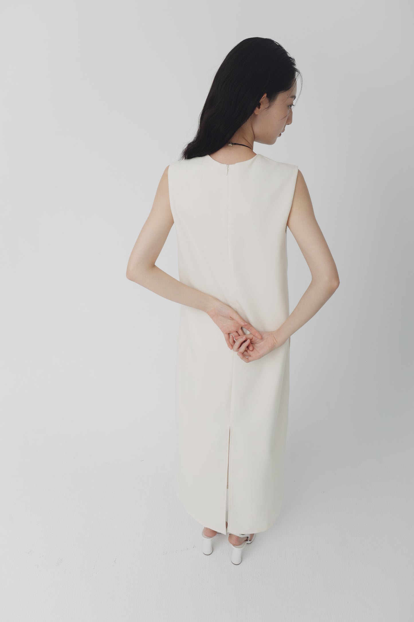 Refy v neck dress
