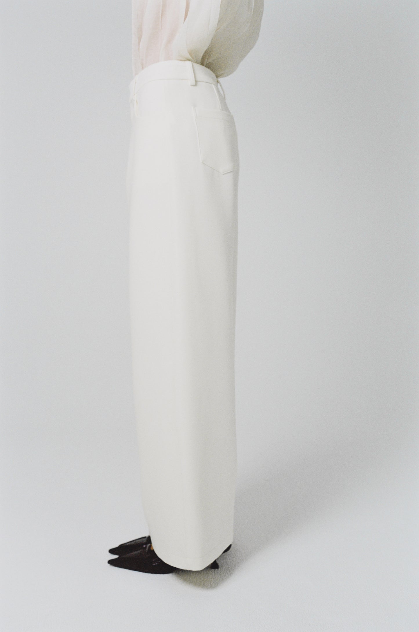 Carmen embroidered trousers