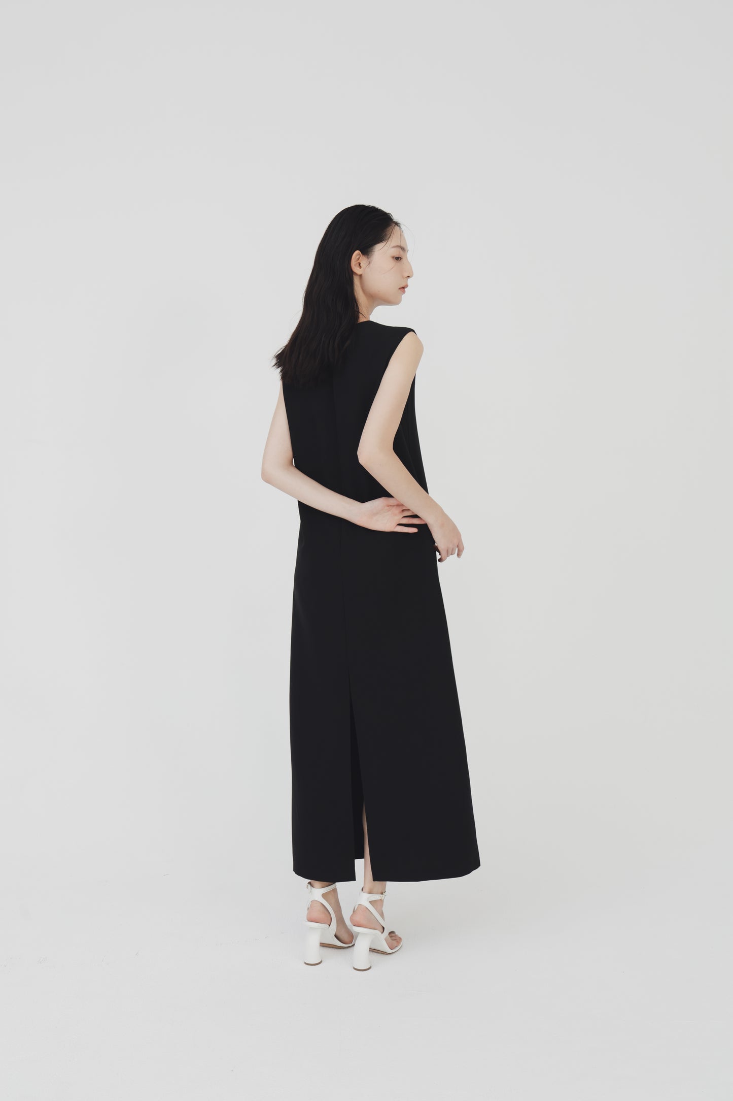Refy v neck dress