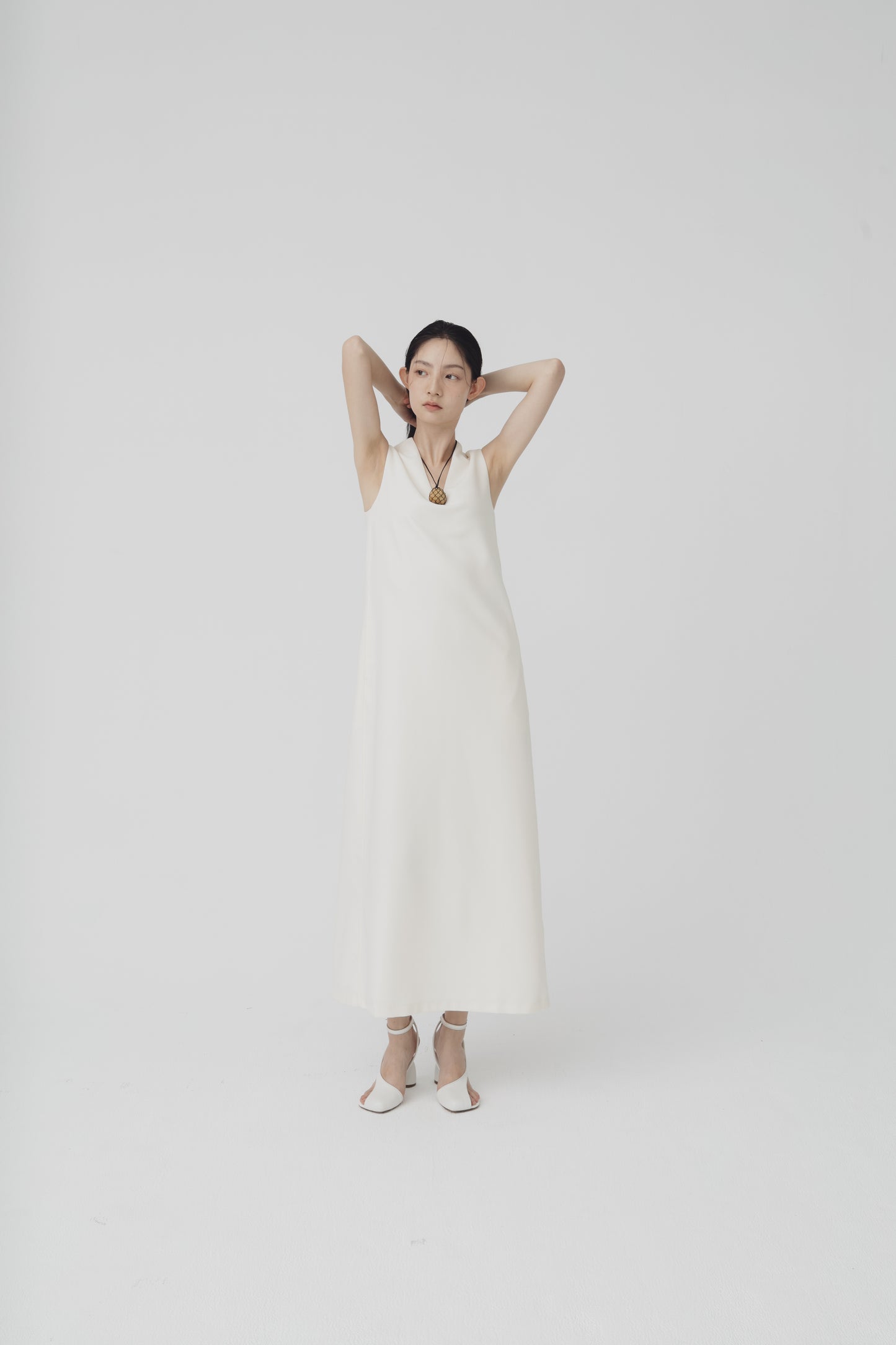 Refy v neck dress