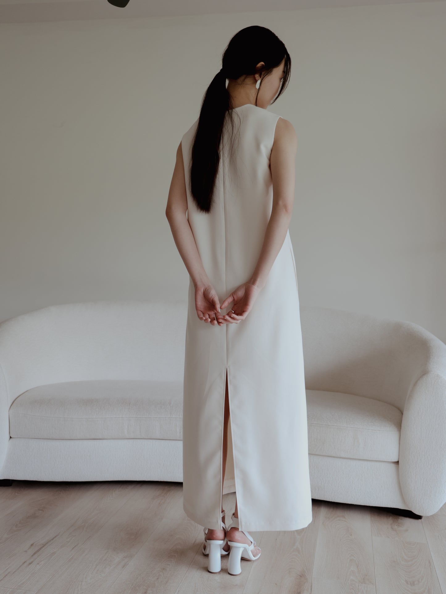 Refy v neck dress