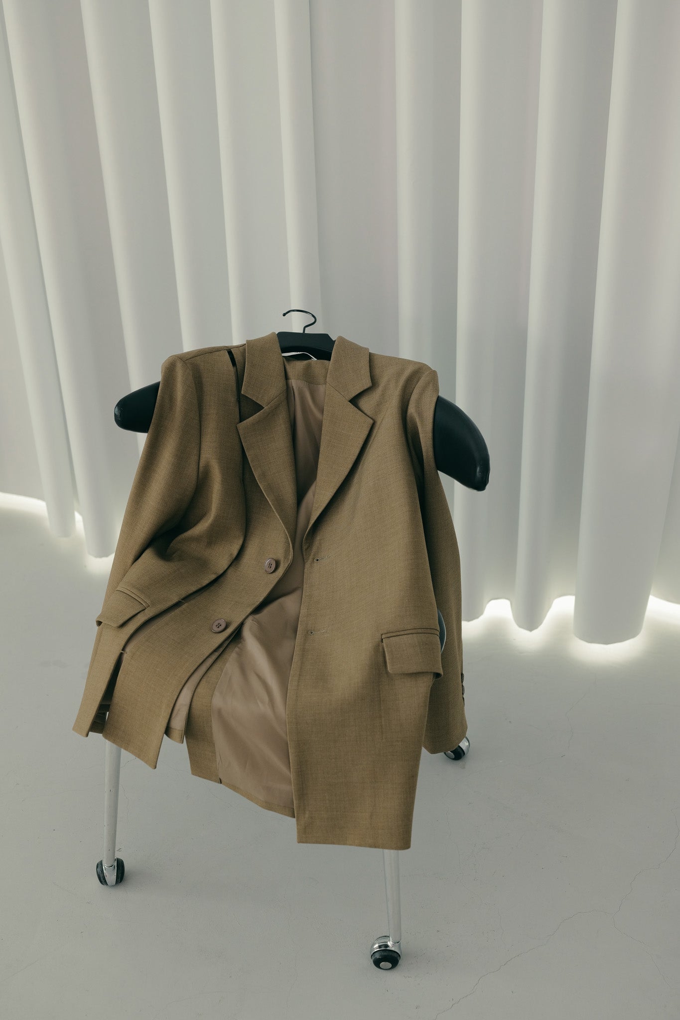 Calder 剪開衩夾克