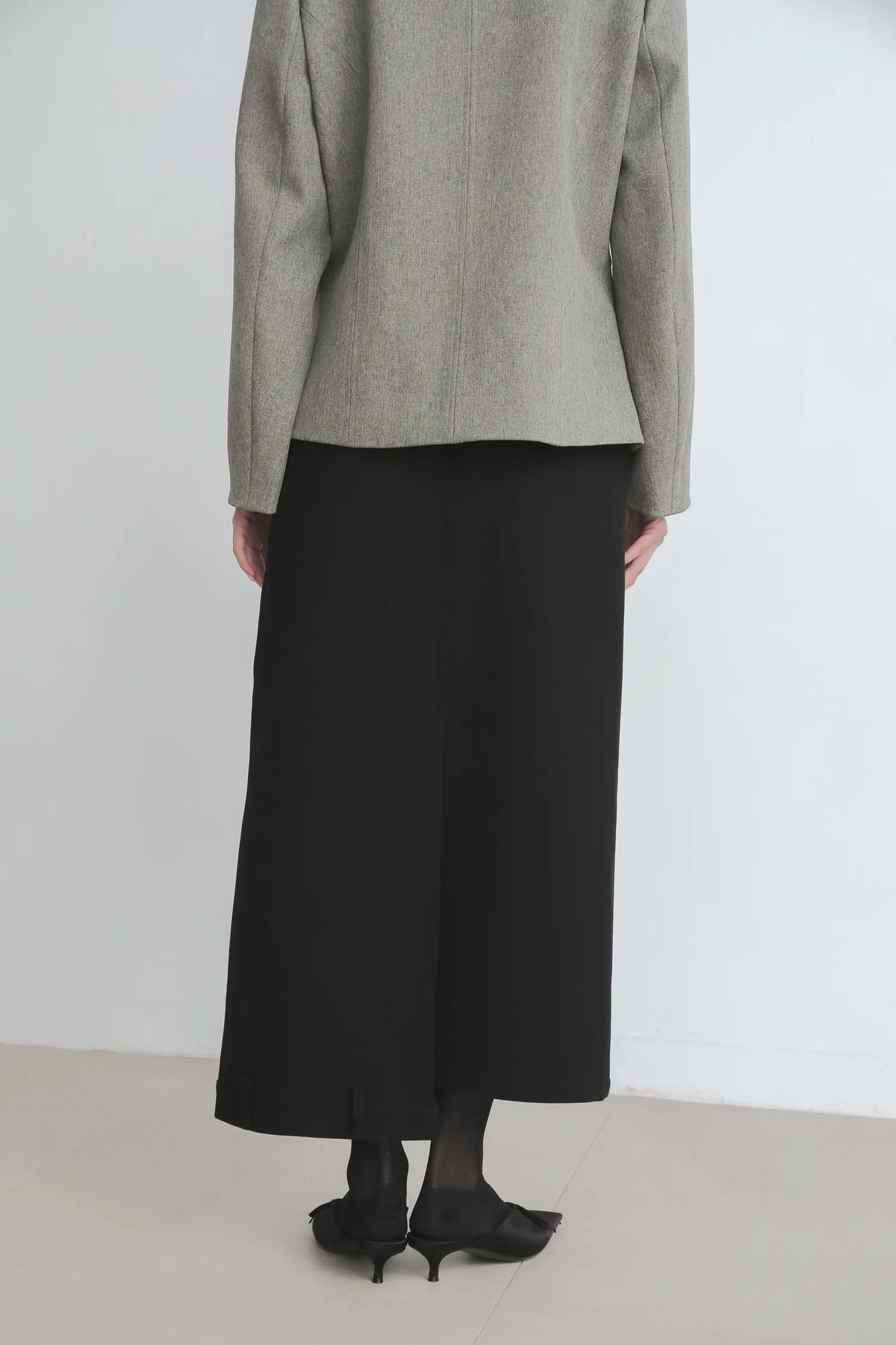 Mosu asymmetric skirt