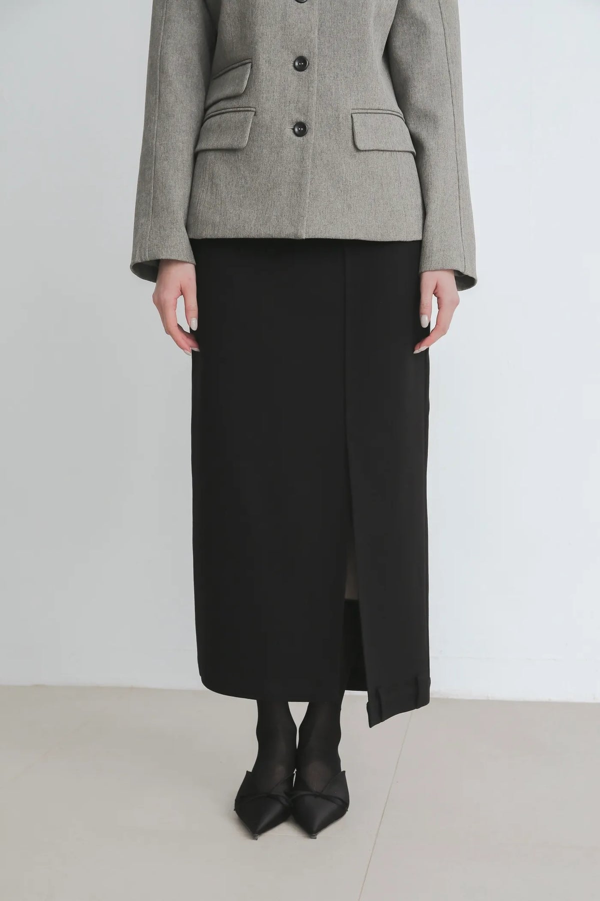 Mosu asymmetric skirt