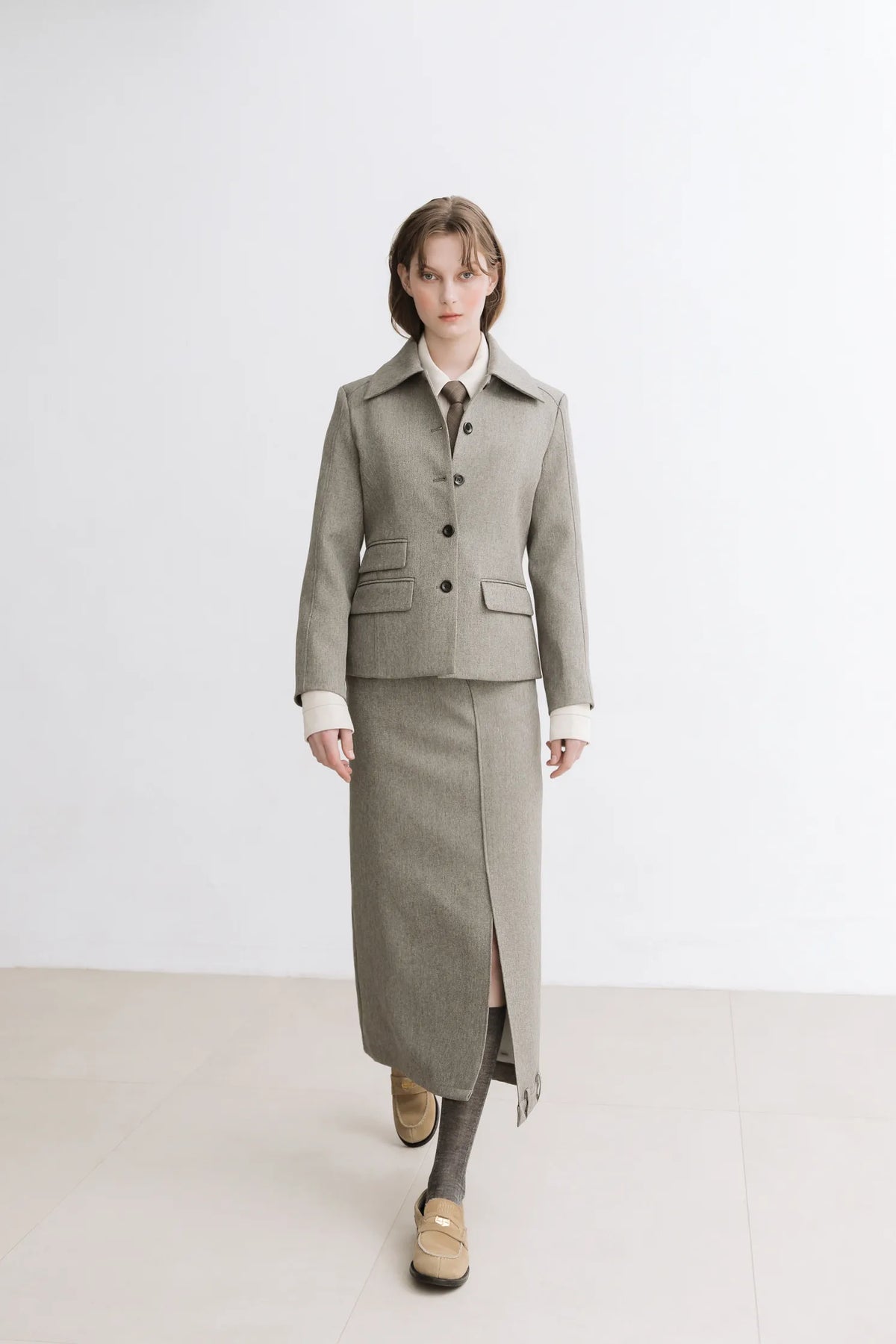 Mosu asymmetric skirt