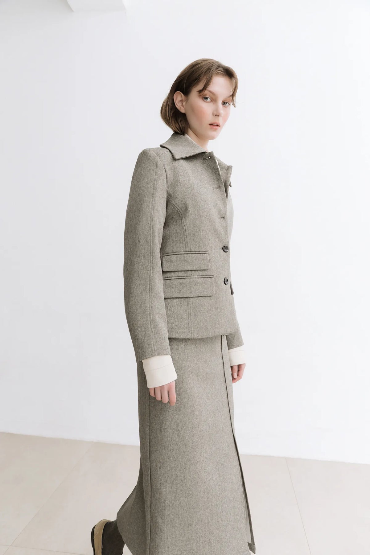 Mosu asymmetric skirt