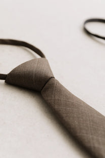 Adjustable tie