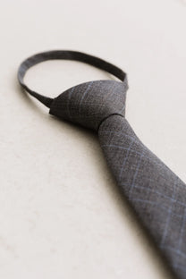 Adjustable tie