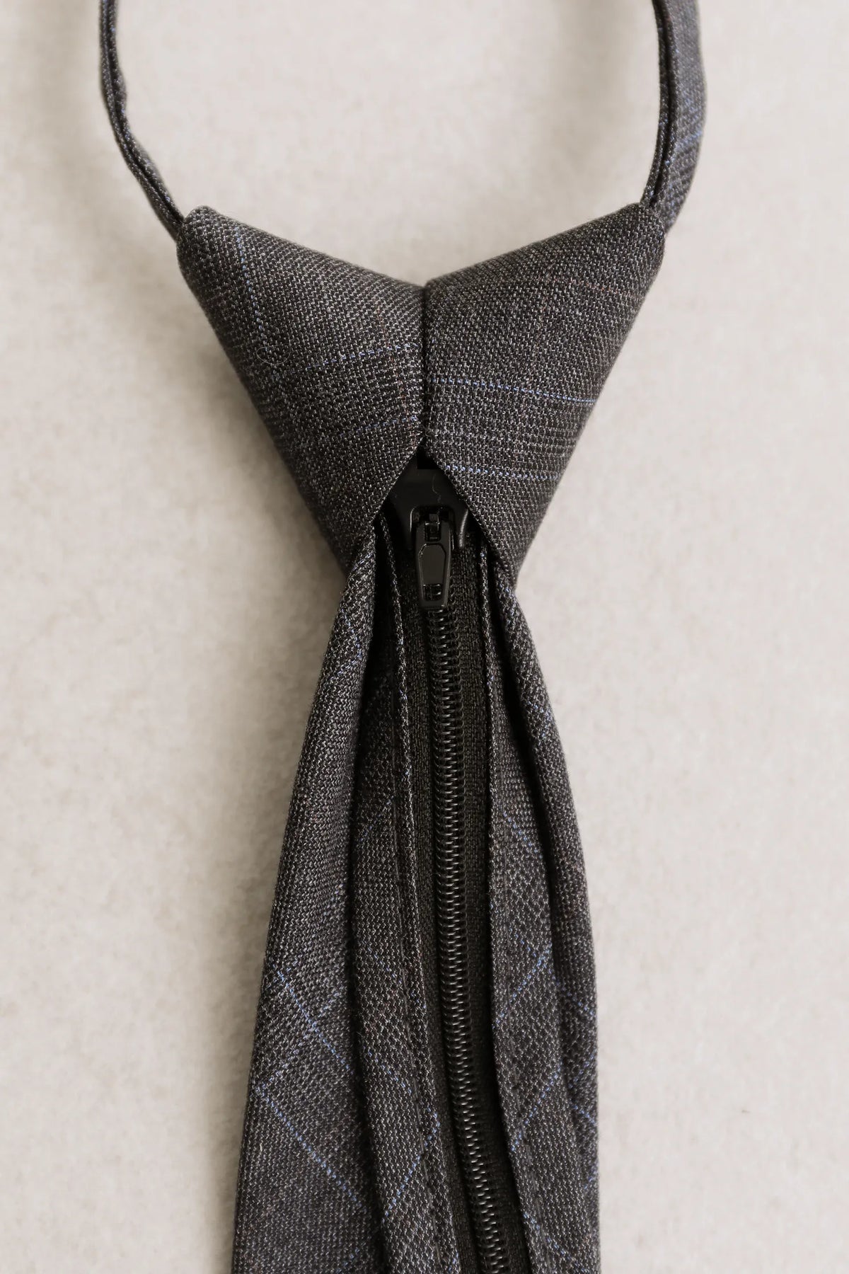 Adjustable tie