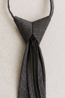 Adjustable tie