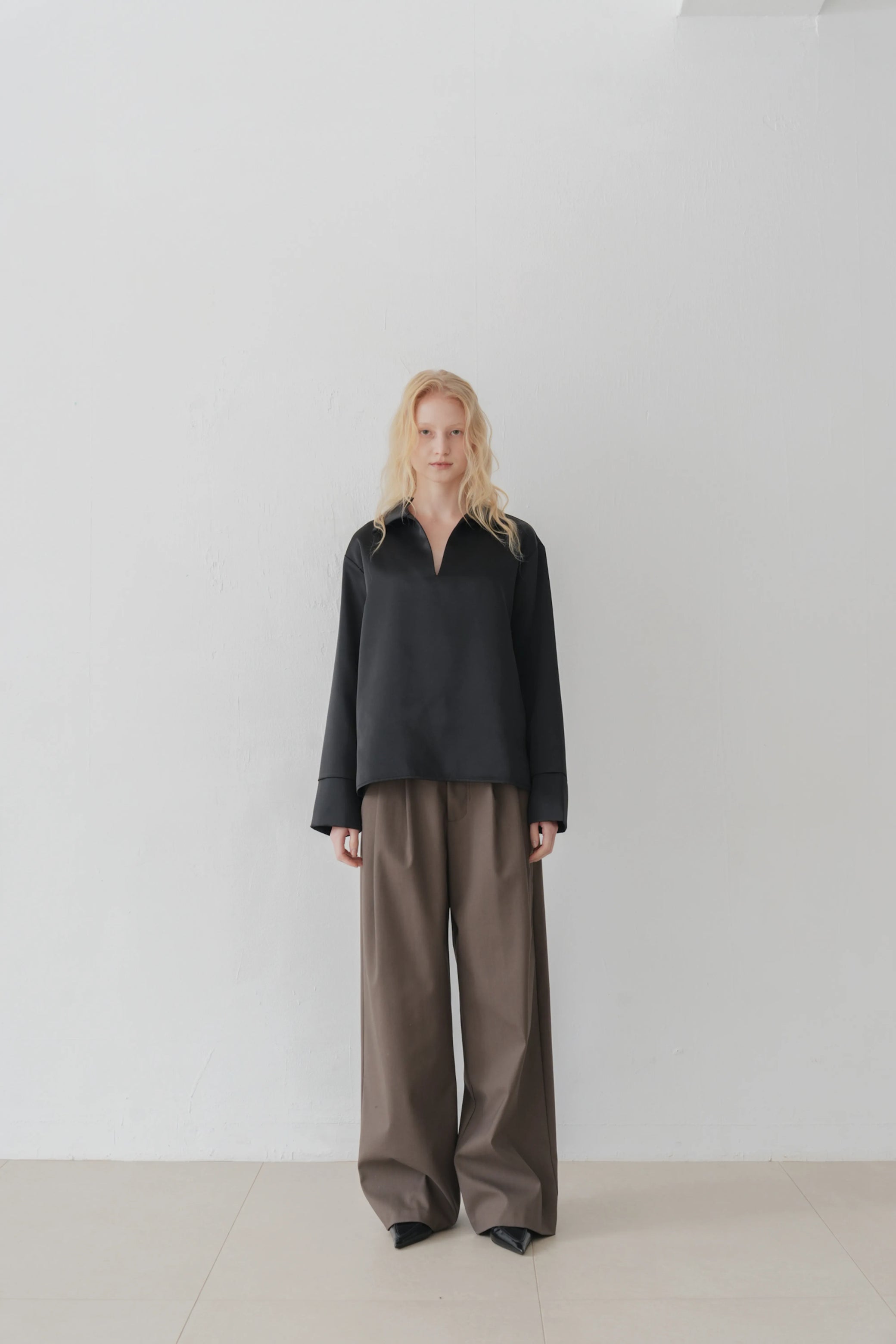 Odal satin top black