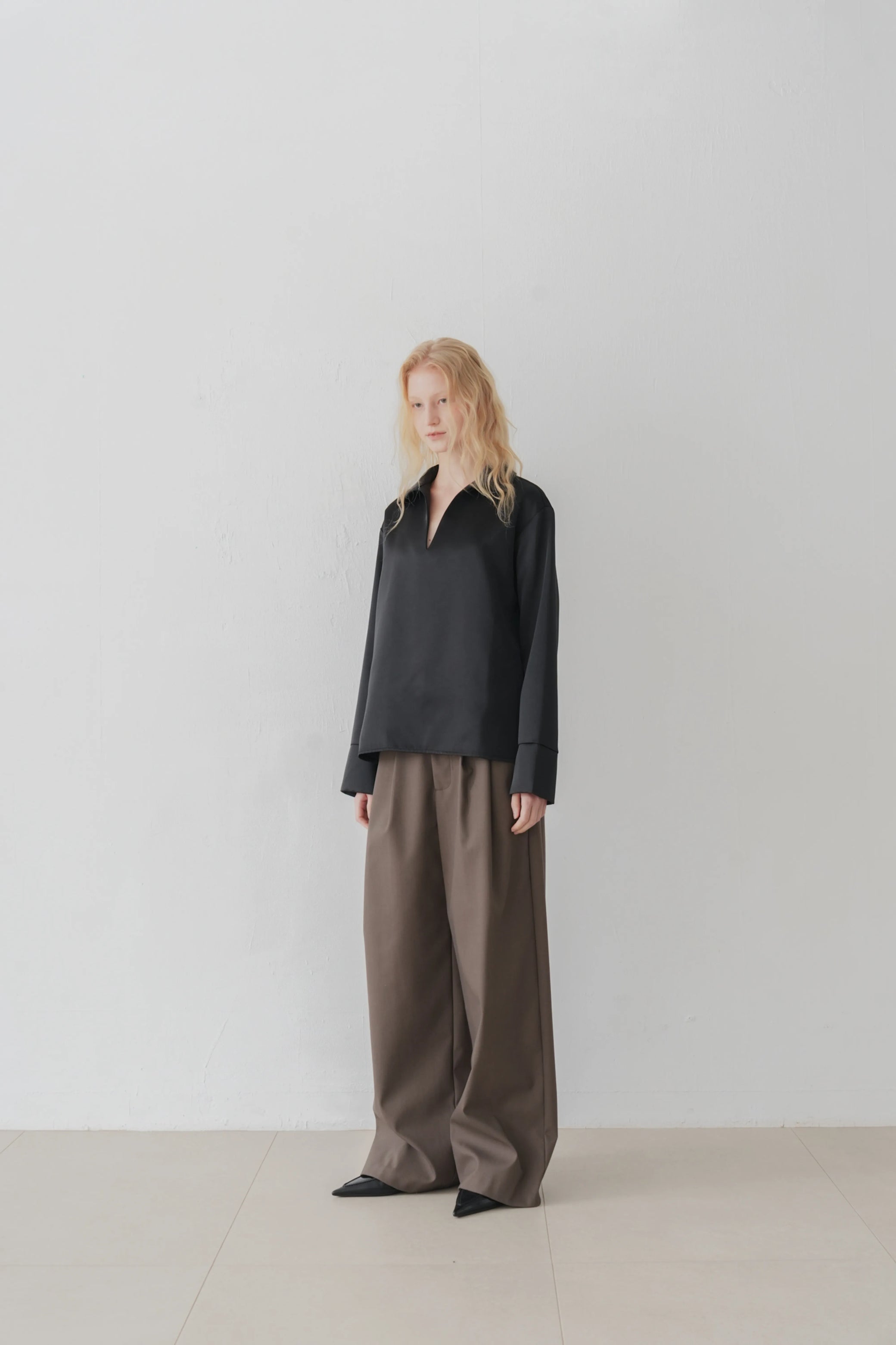 Odal satin top black