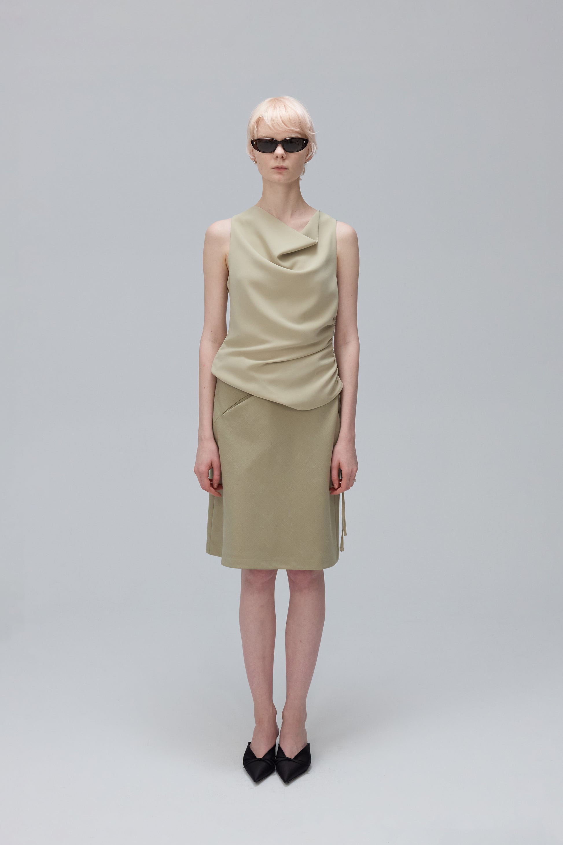 Allyz 垂領背心