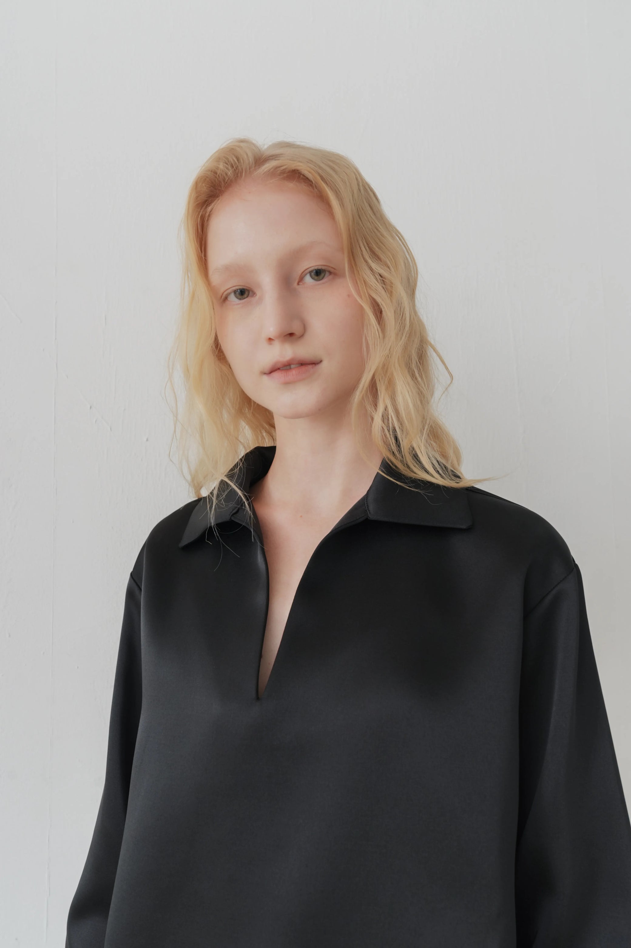 Odal satin top black