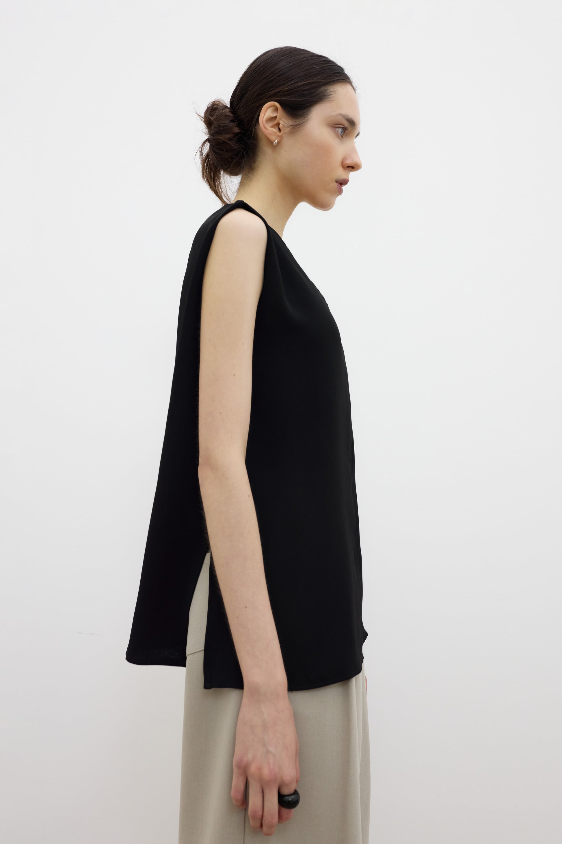 Shell V neck top