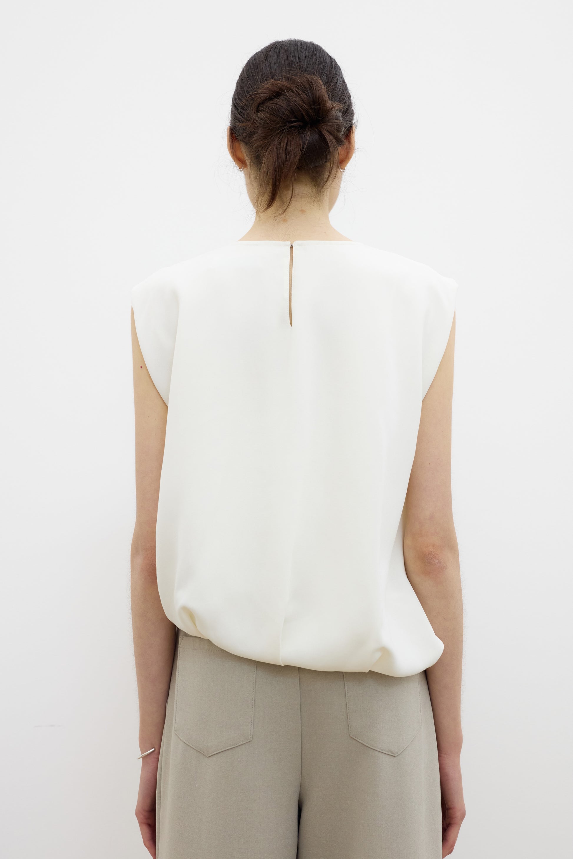 Meghan twist blouse