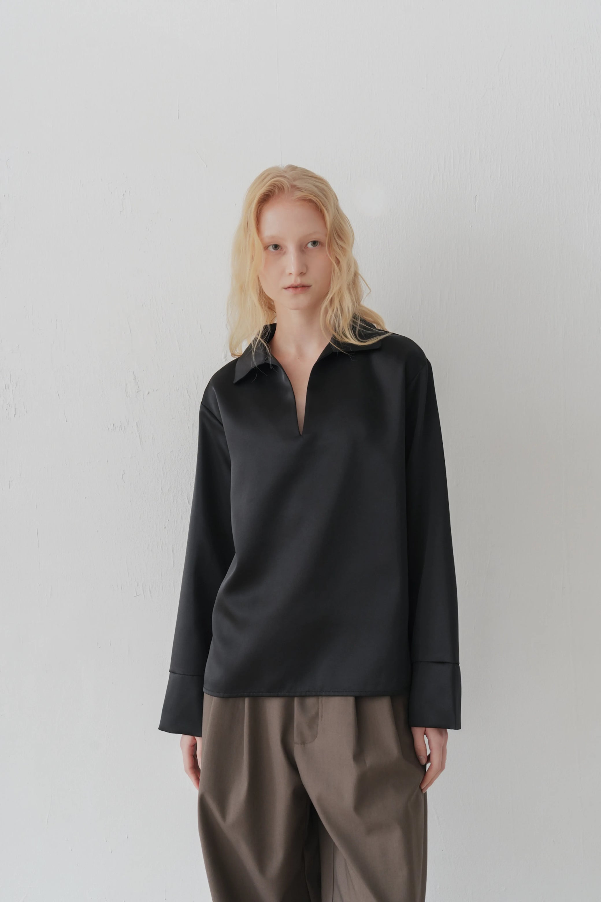 Odal satin top black