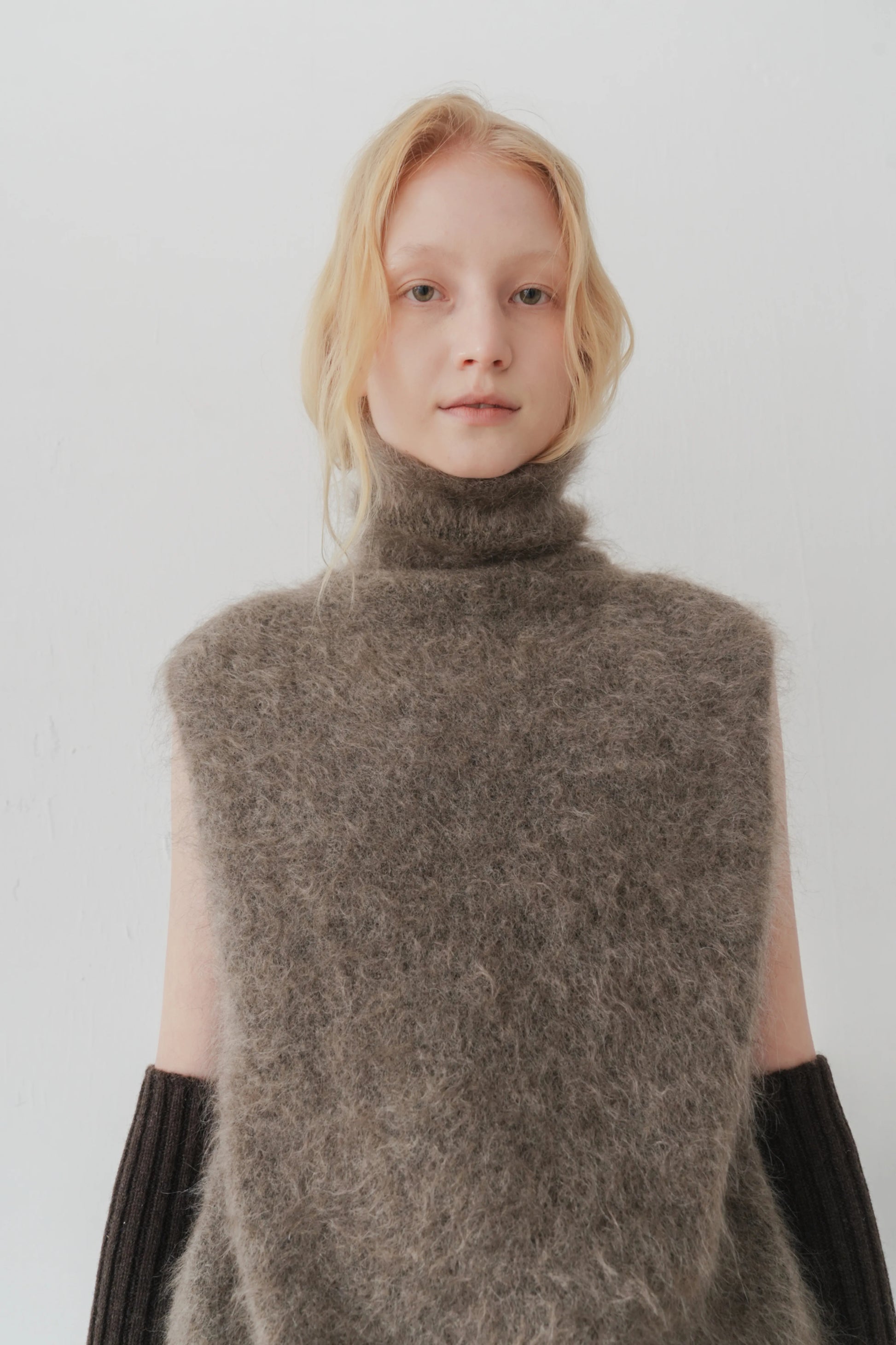 Sarek Mohair vest brown