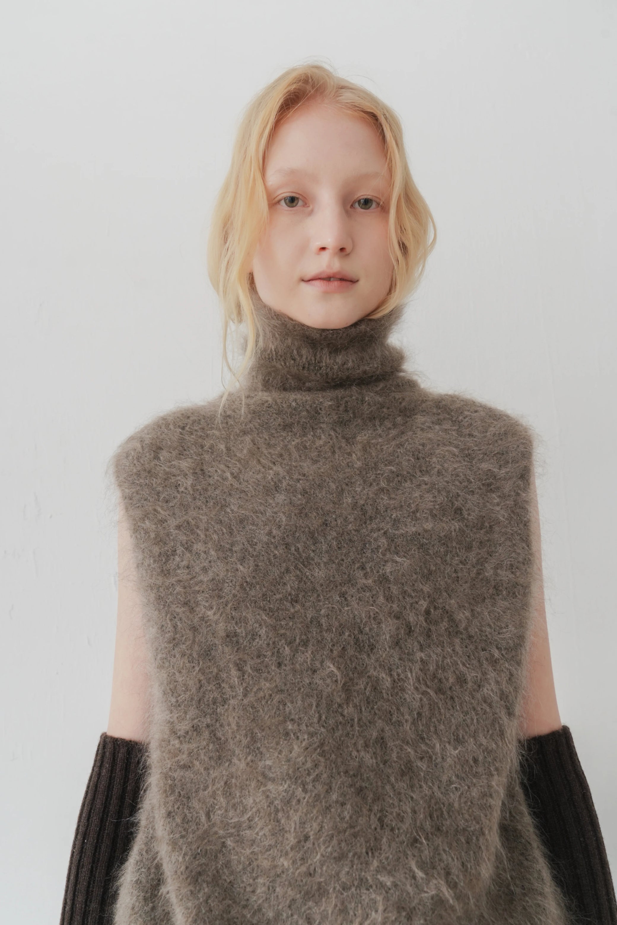 Sarek Mohair vest brown