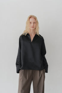 Odal satin top black
