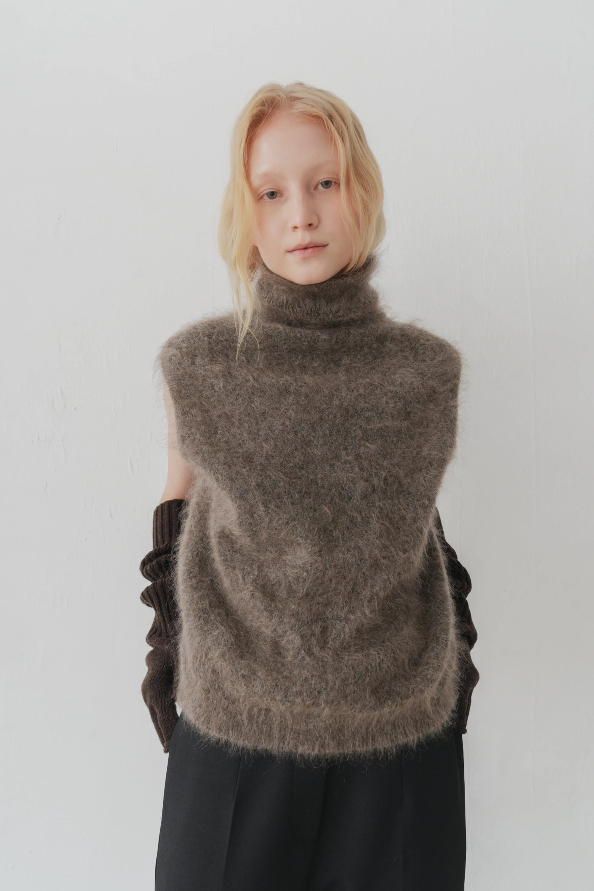 Sarek Mohair vest brown
