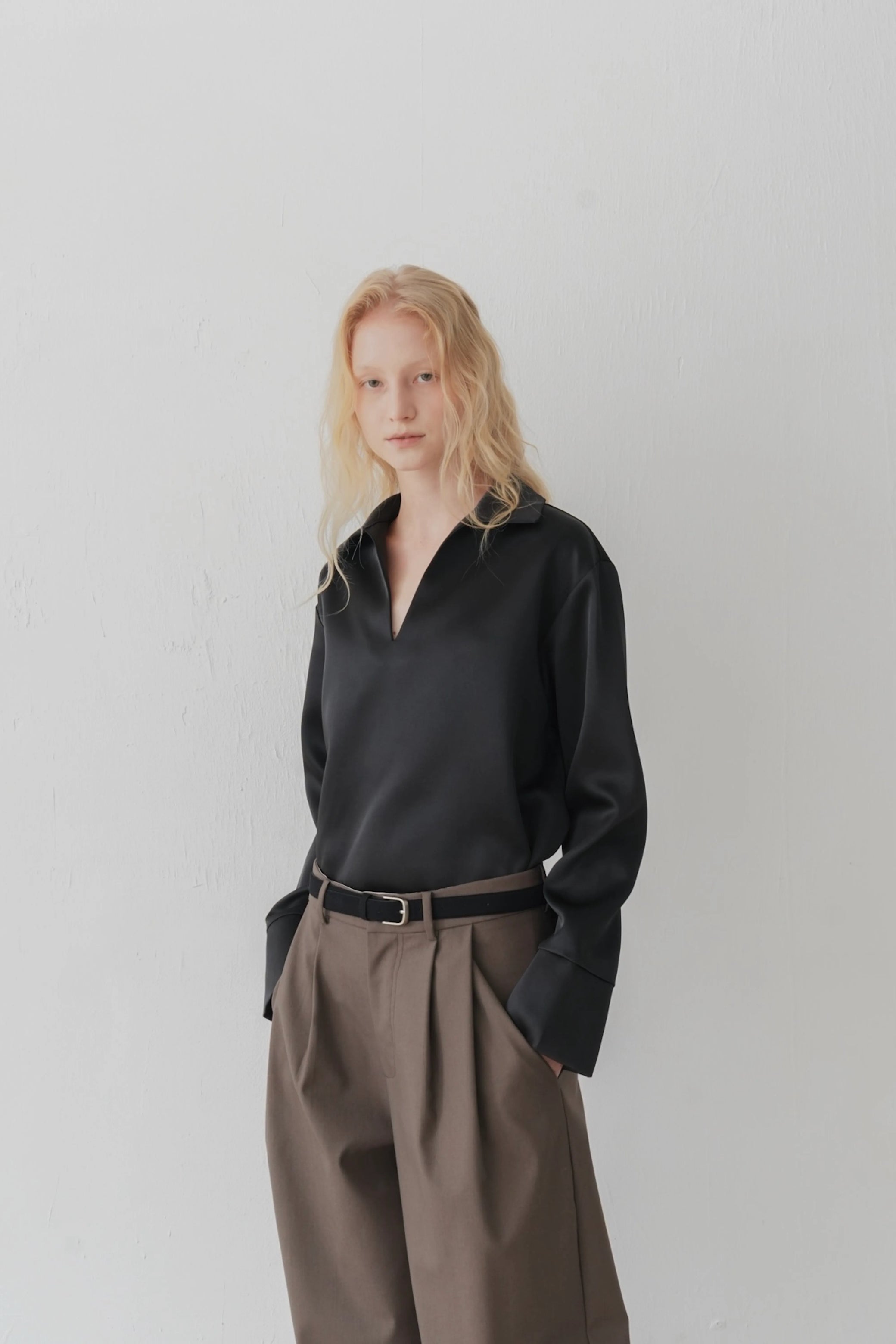 Odal satin top black