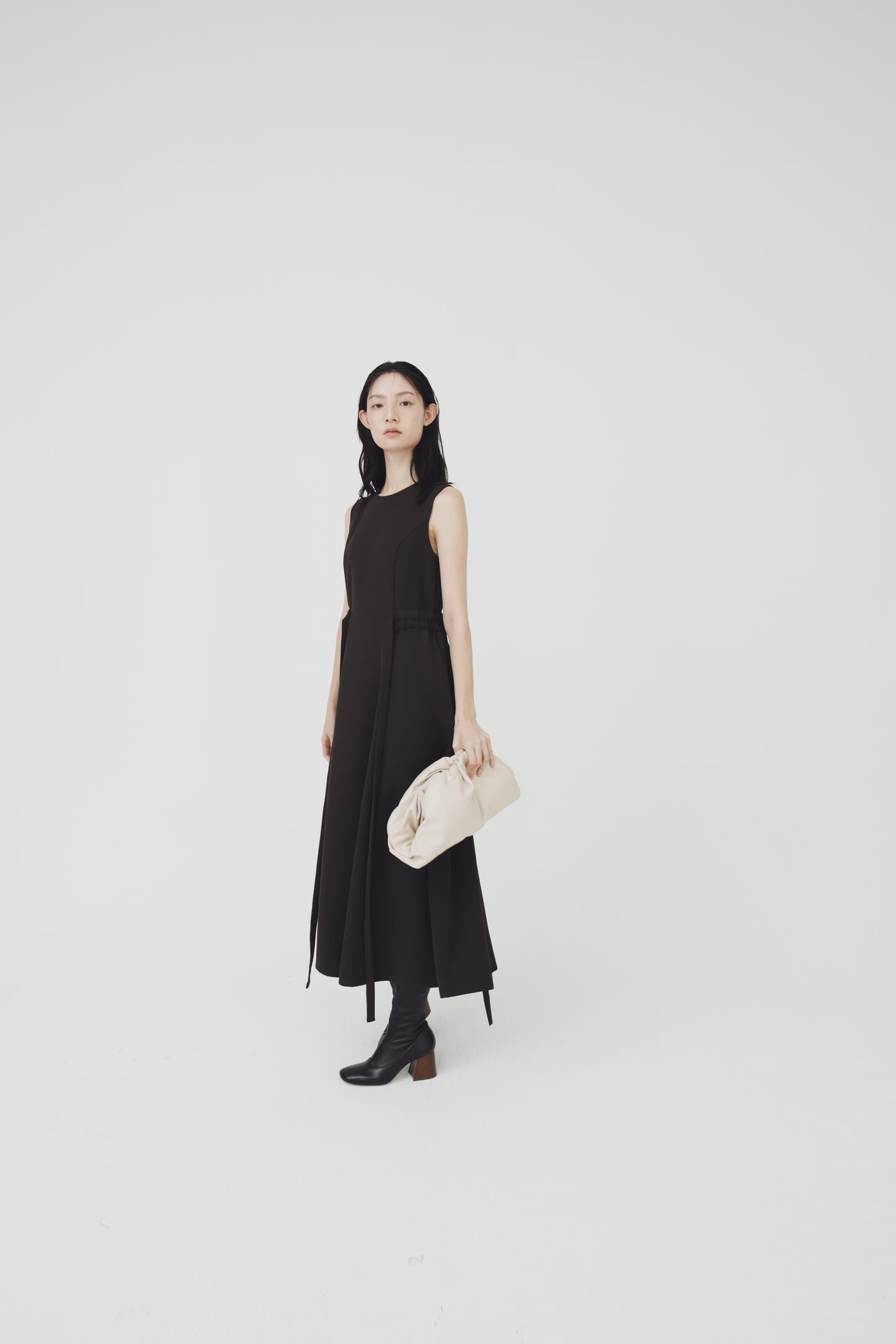 Andrea 吊帶連身裙