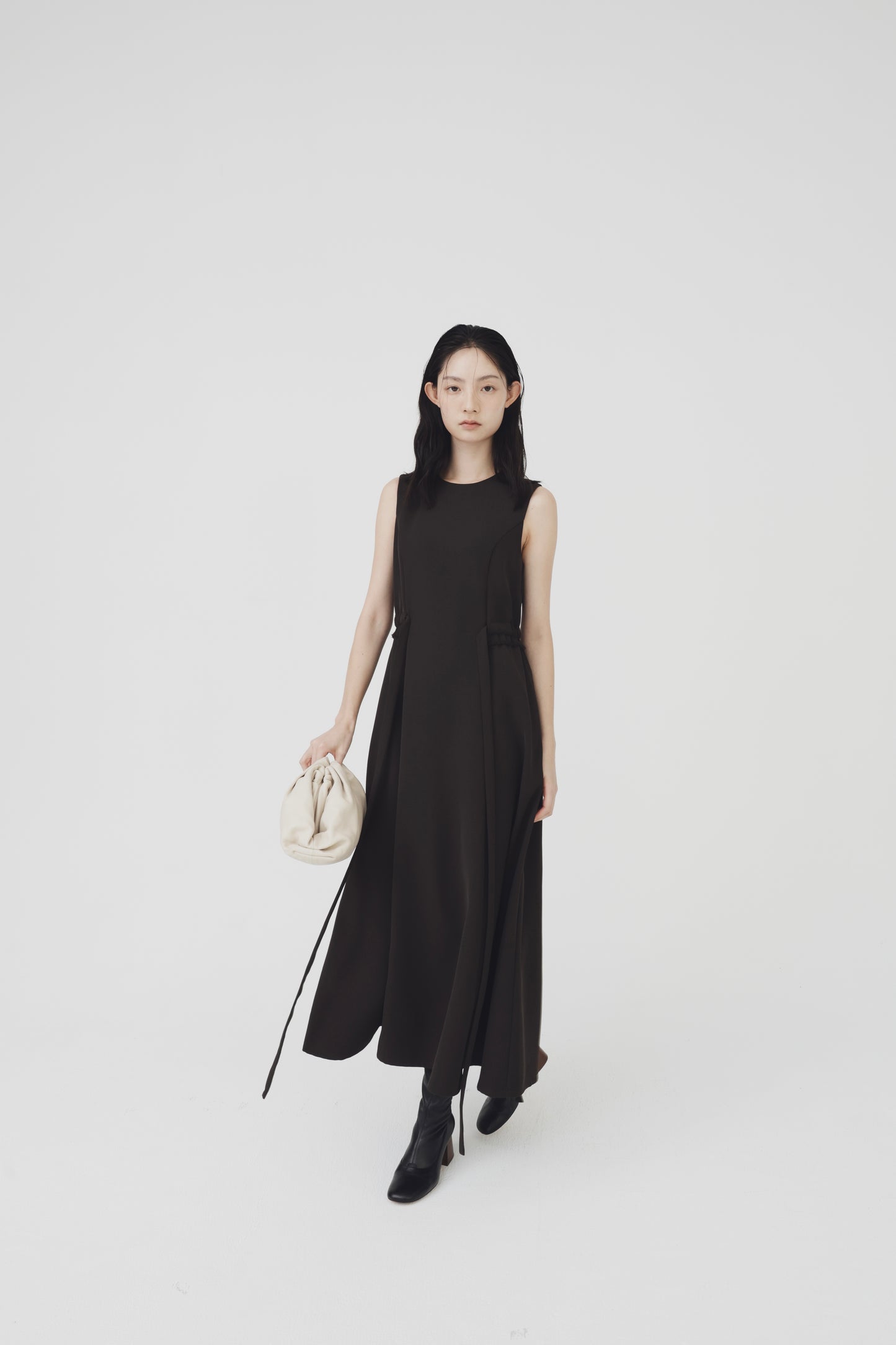 Andrea 吊帶連身裙